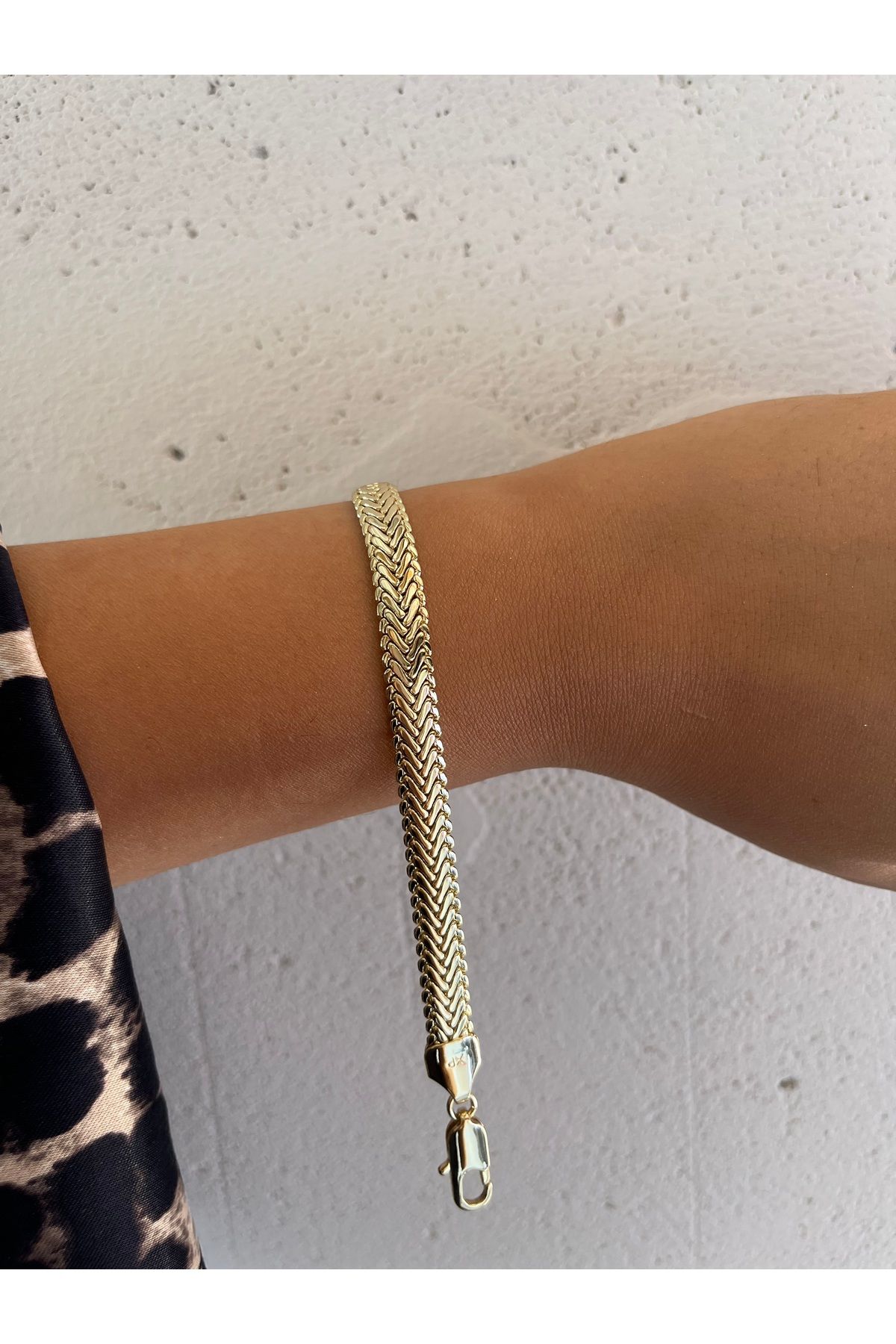 XUPING JEWELRY V Model Xupin Marka Balık Sırtı Kadın Künye 14 K Renk 18 Cm