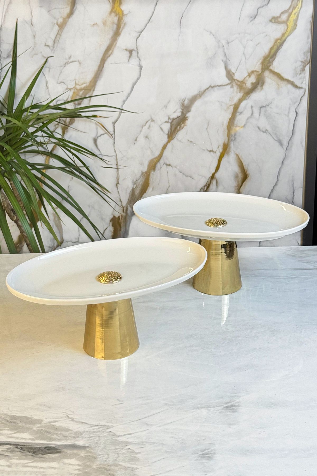 MAY HOME 2'Li Porselen Gold Metal Ayaklı Kayık Meze Tabağı & Oval Yemek Sunumluk Servisliği ( Yıkanabilir)