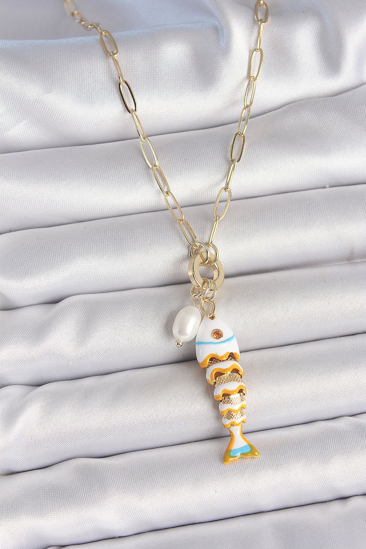 callerrons accessories İnci Detaylı Zirkon Taşlı Beyaz Balık Figürlü Gold Renk Pirinç Kolye - EBJ250530W34261