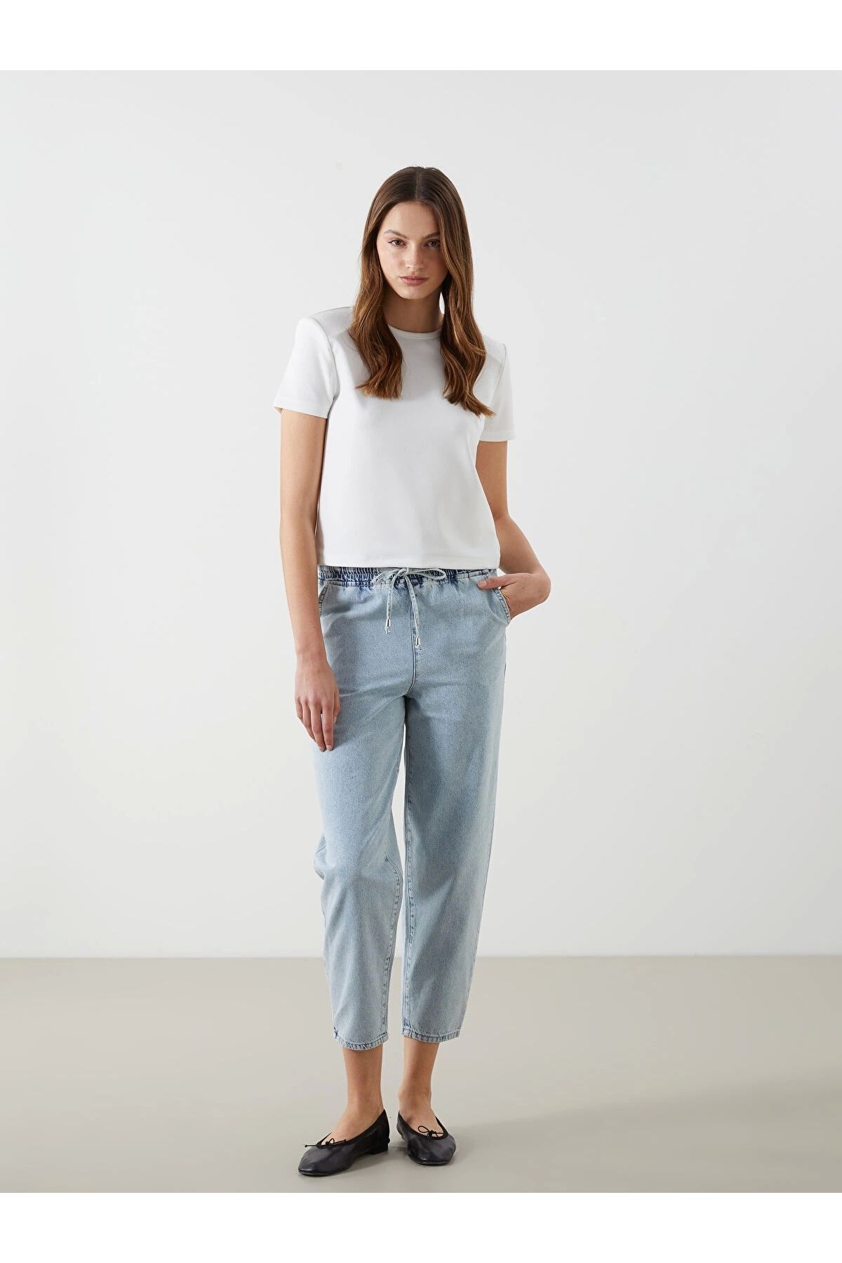 LC Waikiki LCW Jeans Indigo Beli Lastikli Mom Fit Kadın Jean Pantolon