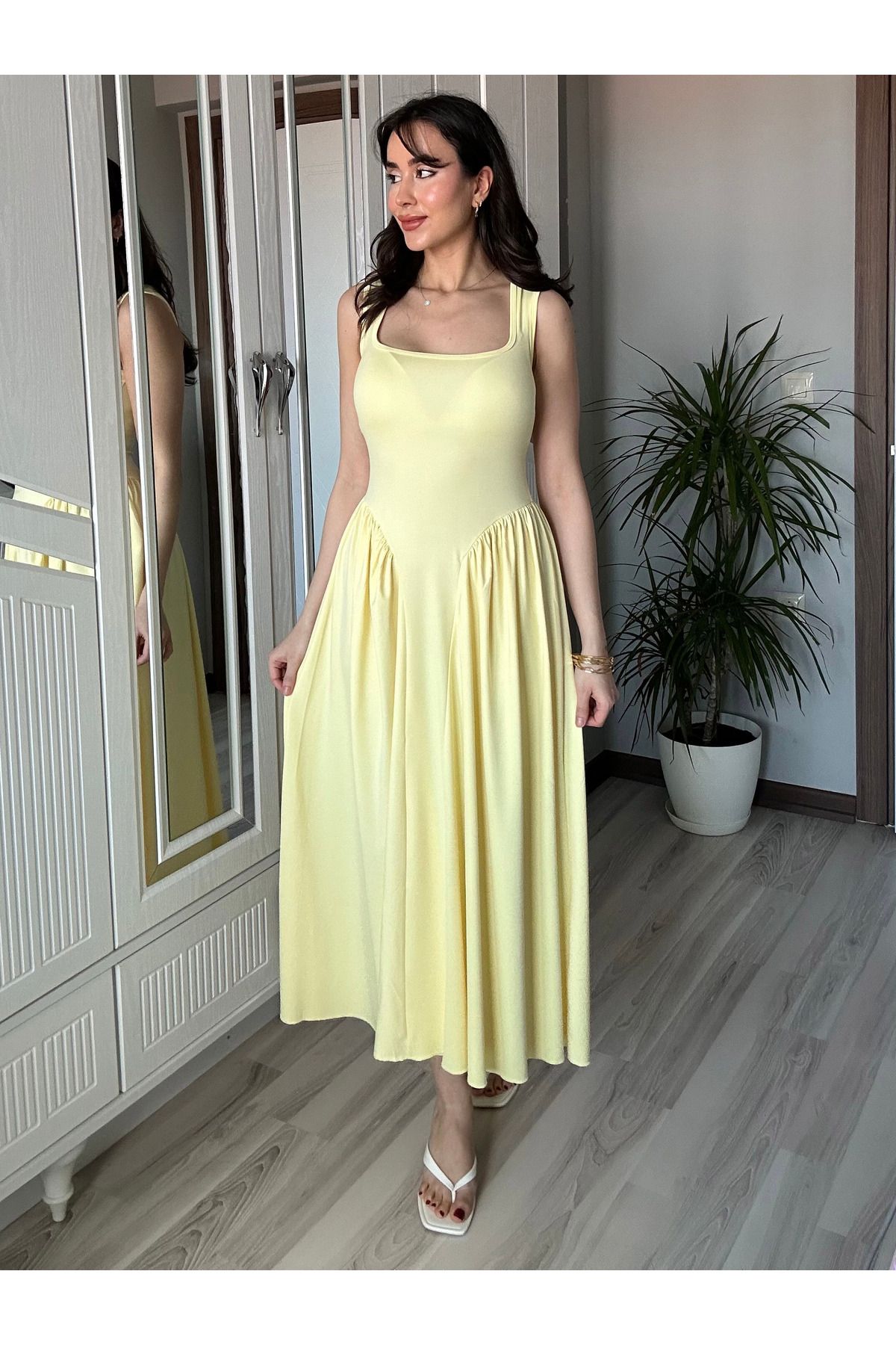 AB LOOKS Kadın Korse Görünümlü Askılı Kare Yaka Kloş Çan Uzun Yazlık Elbise Yeni Sezon Esnek Elbise