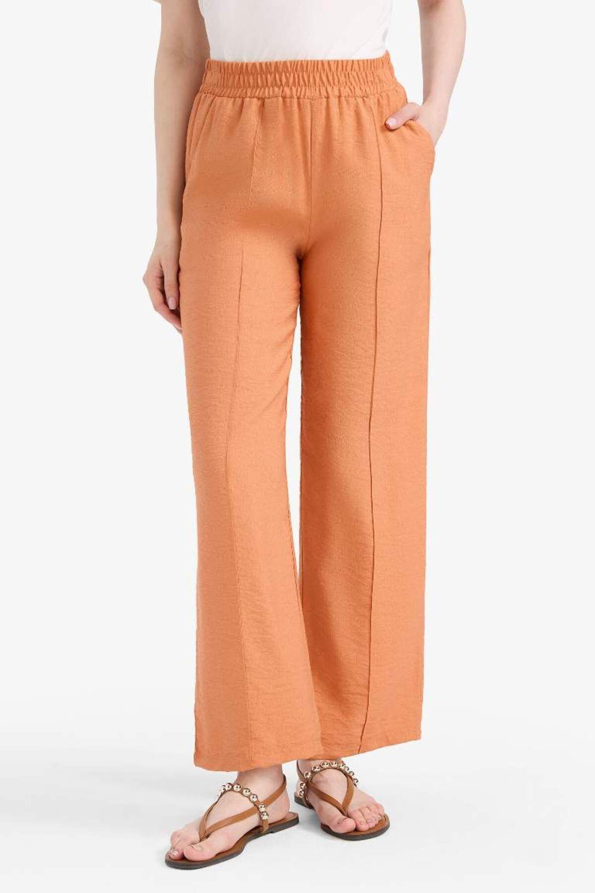 DeFacto Yeni Sezon Regular Fit Esnek Belli Cepli Düz Paça Pantolon