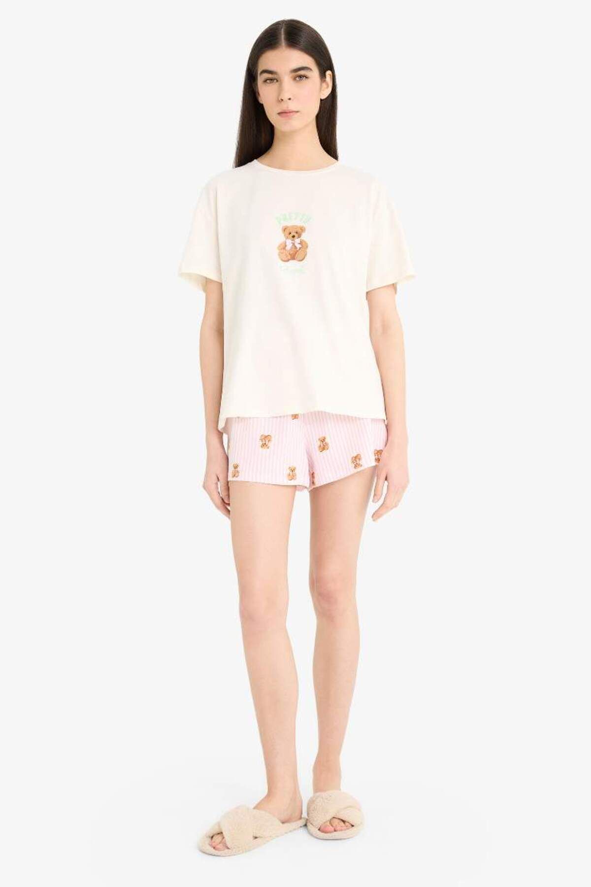 DeFacto Yeni Sezon Pijama Takımı Kısa Kollu Baskılı Üst Esnek Belli Şort-Fall in Love