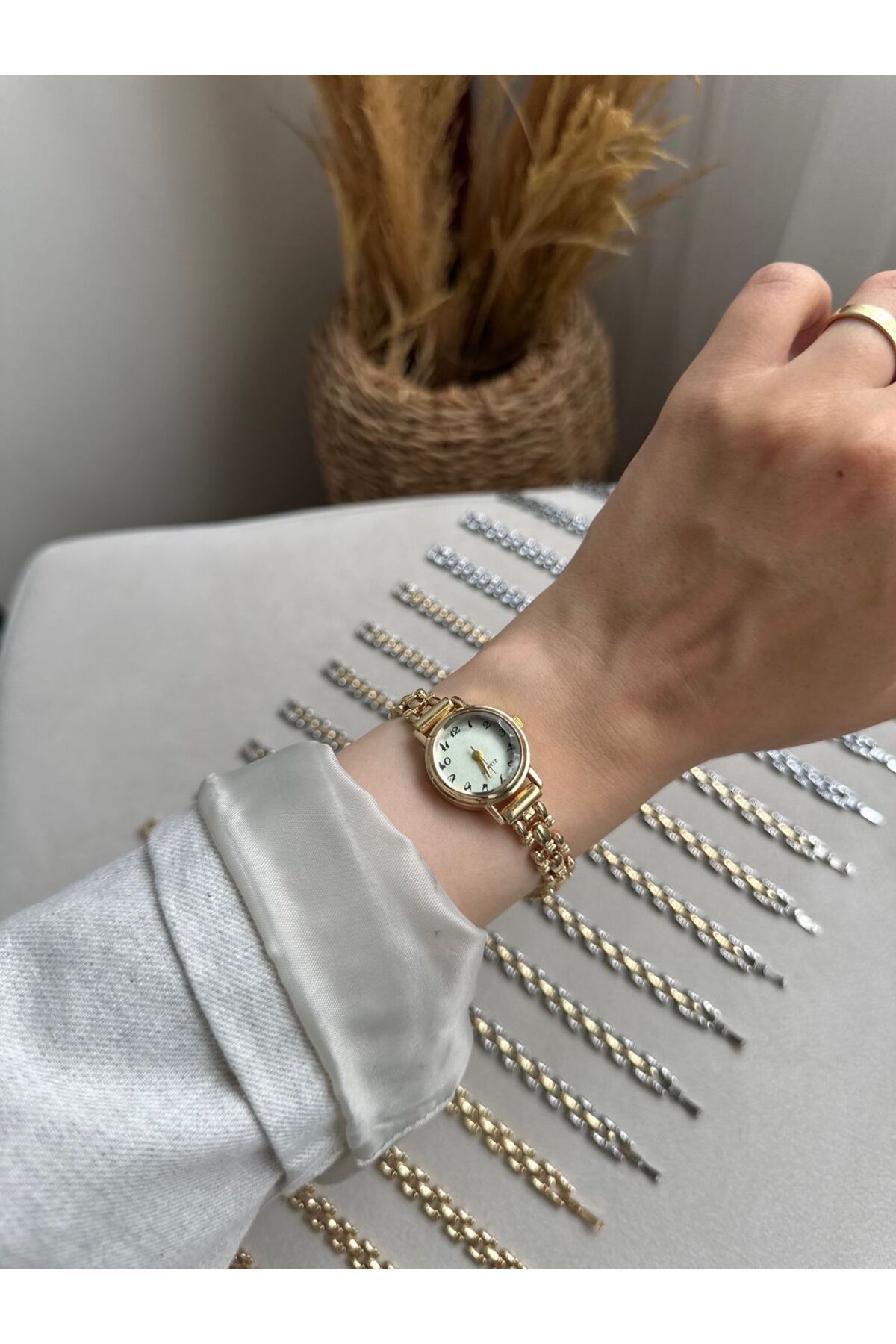 MERW July Model Gold Yeşil Renk Metal Kordon Vintage Retro Seri Kadın Kol Saati