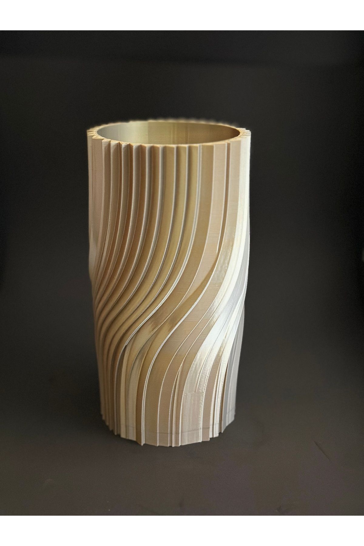 MaraStudio Twisted Vase