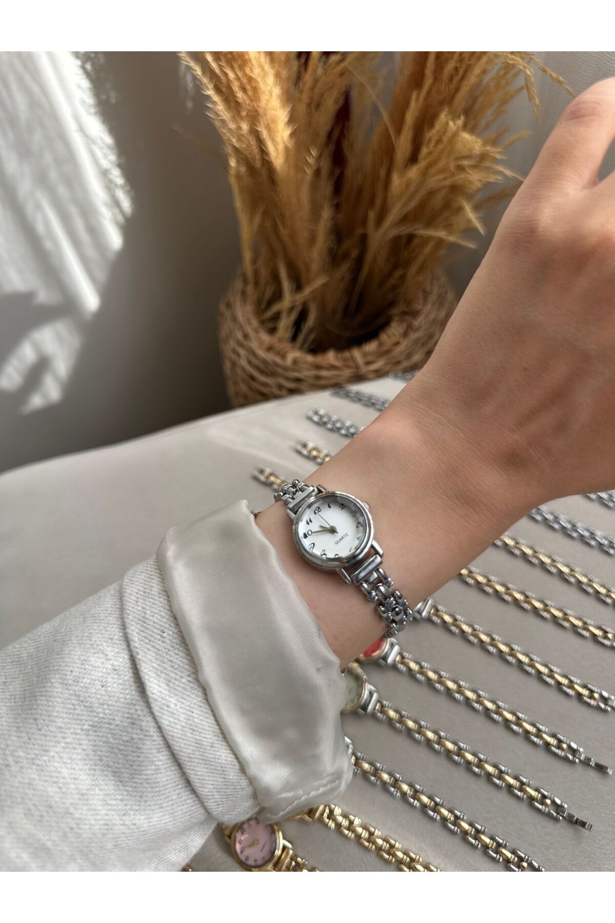 MERW July Model Gümüş Beyaz Renk Metal Kordon Vintage Retro Seri Kadın Kol Saati