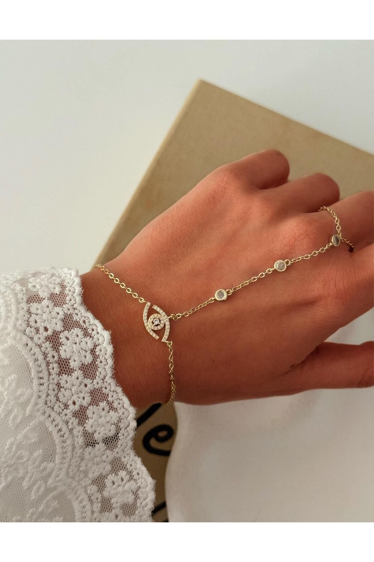 MODA Göz Figürlü Zirkon Taşlı Şahmeran