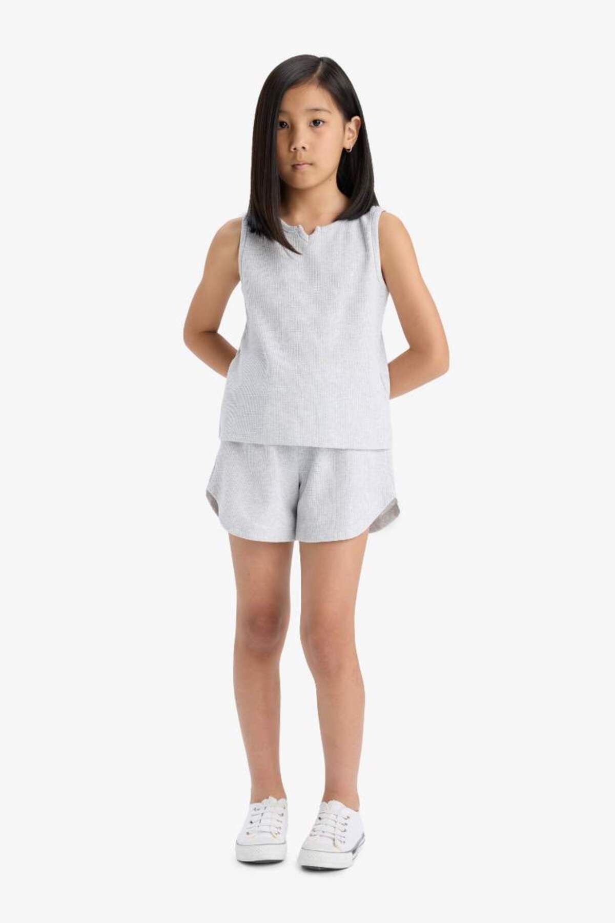 DeFacto-Nou sezon pentru fete Set 2 piese Waffle Top fără mâneci Pantaloni scurți cu talie elastică Partea de jos 3