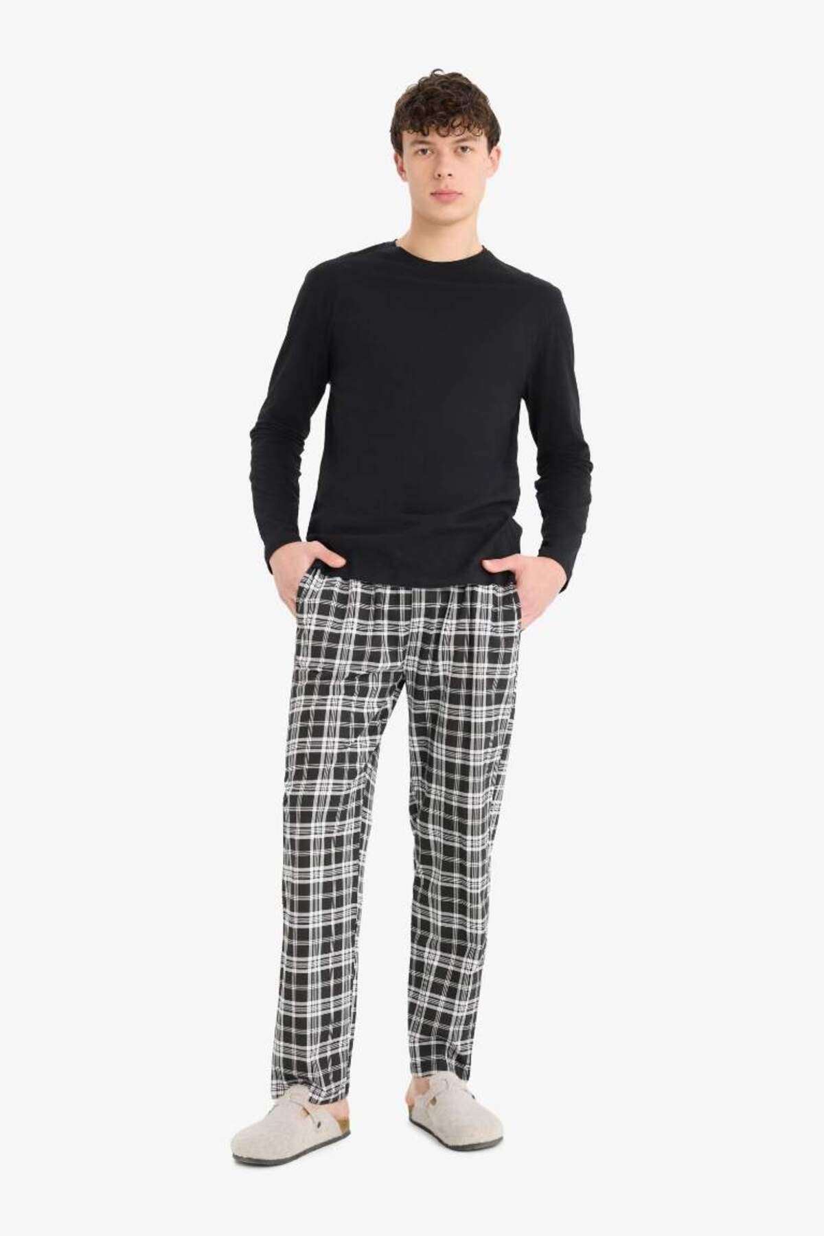 DeFacto Yeni Sezon Regular Fit Pijama Takımı Uzun Kollu Üst Beli Lastikli Kareli Alt