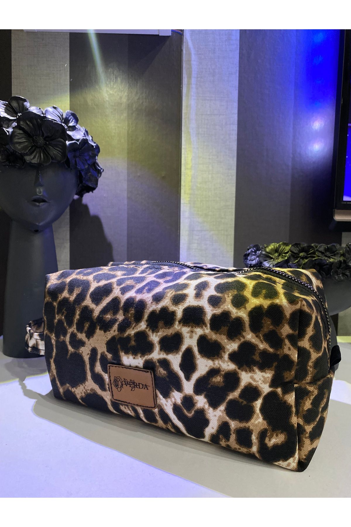 verda shop Leopar desenli makyaj çantası