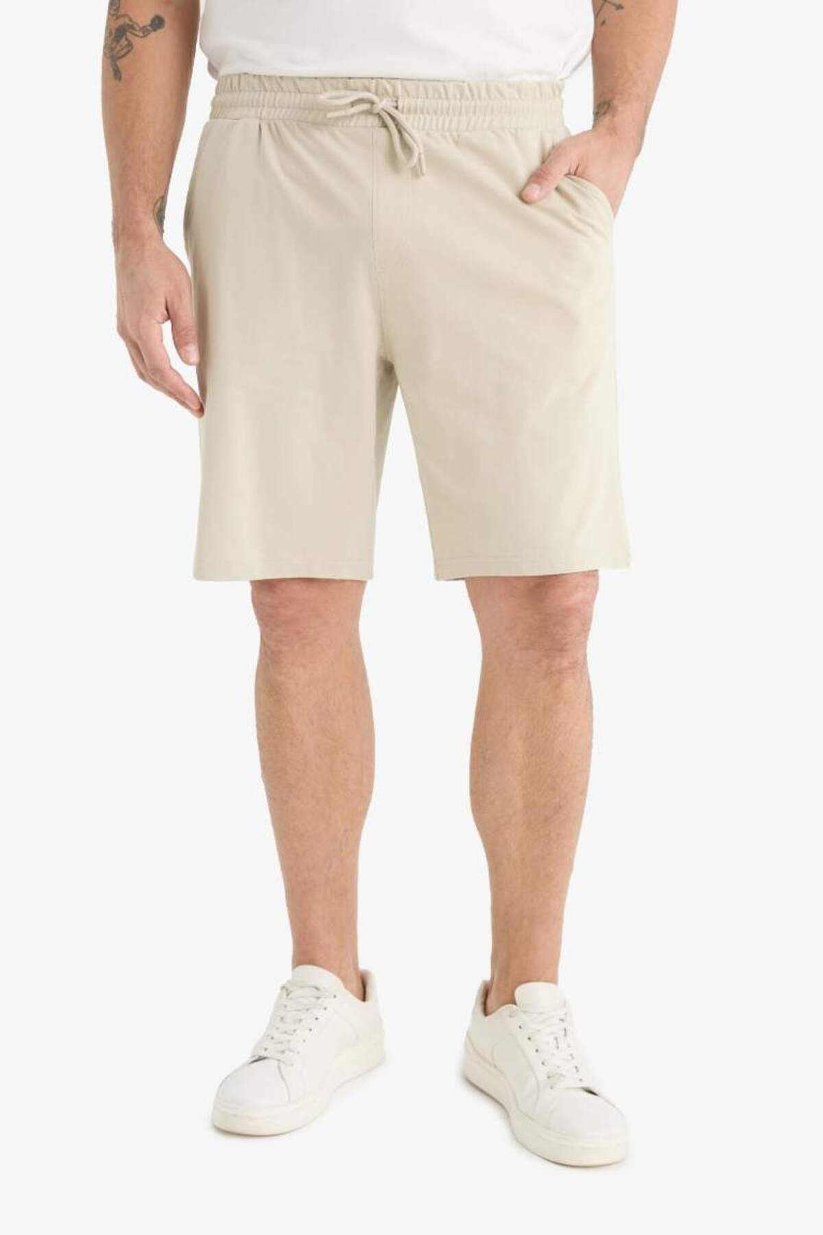 DeFacto Yeni Sezon Slim Fit Dar Kesim Cepli Pamuklu Basic Düz Bermuda Şort