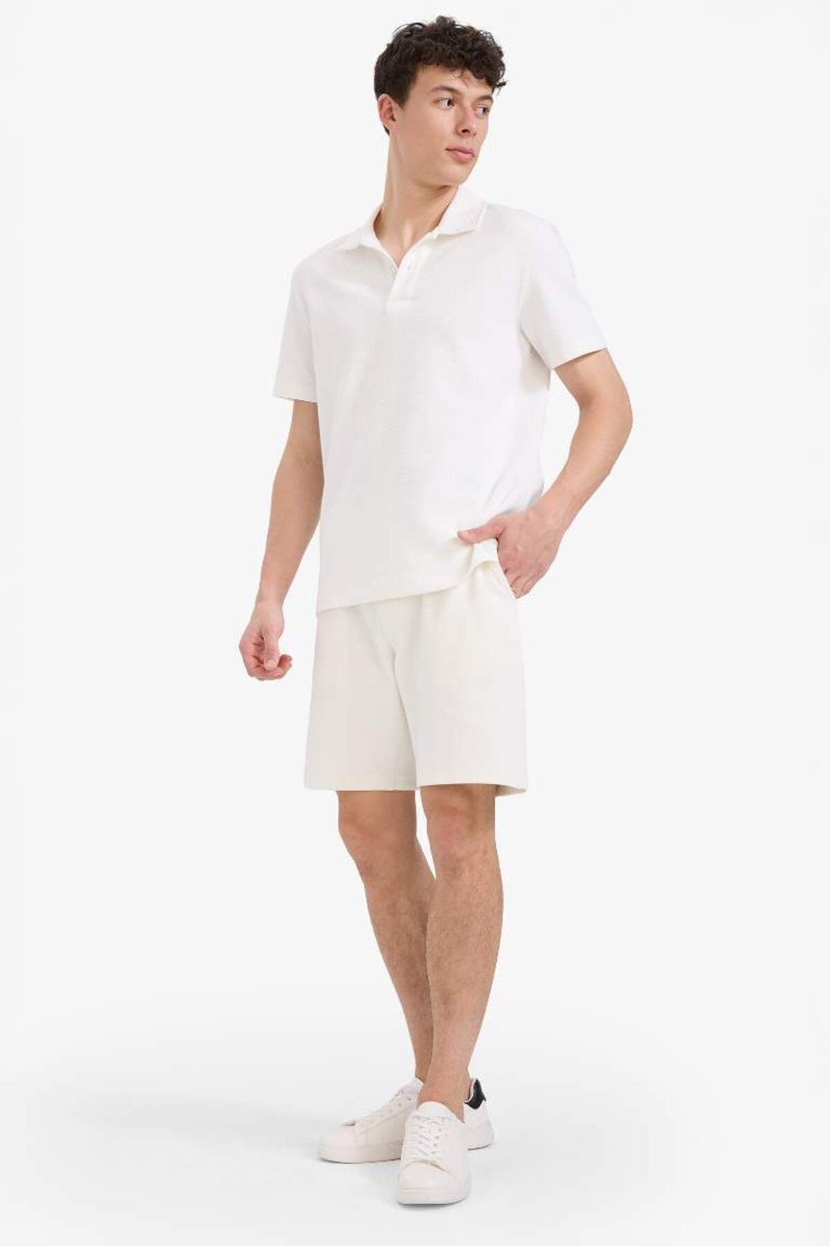 DeFacto Yeni Sezon Regular Fit Basic Düz Şort