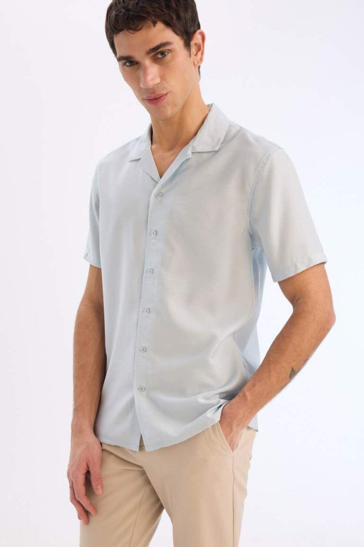 DeFacto Yeni Sezon Modern Fit Yazlık Polo Yaka Basic Düz Kısa Kollu Gömlek