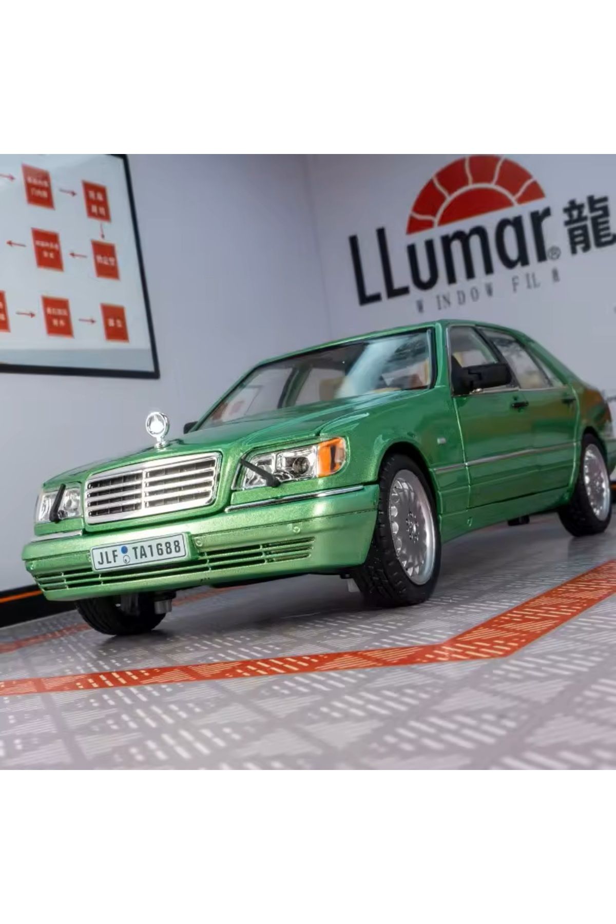 SCOWETTO 1:24 W140 SEL Kapıları Açılabilen Model Araba