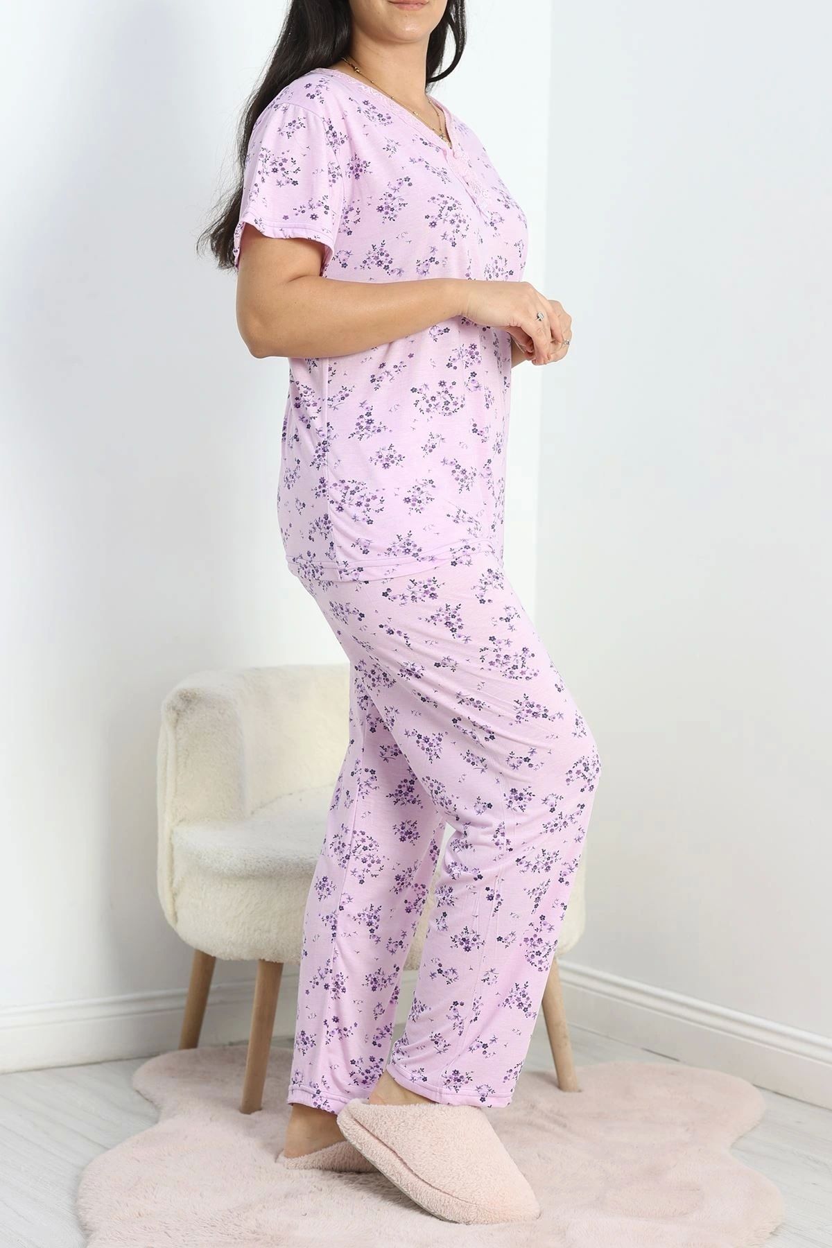 OurStyles Yaka Dantelli Büyük Beden Pijama Takımı Lilaçiçekli - 50386.1050.