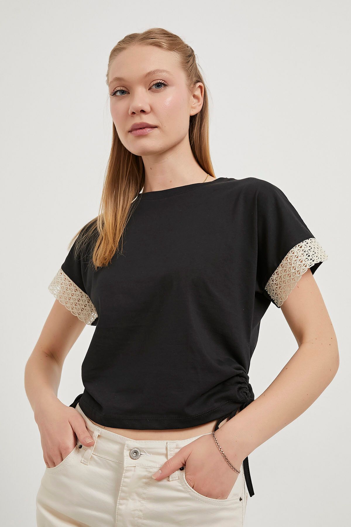 Arma Life ARMALIFE 5683 DANTEL KOL YANI BÜZGÜLÜ KADIN T-SHIRT