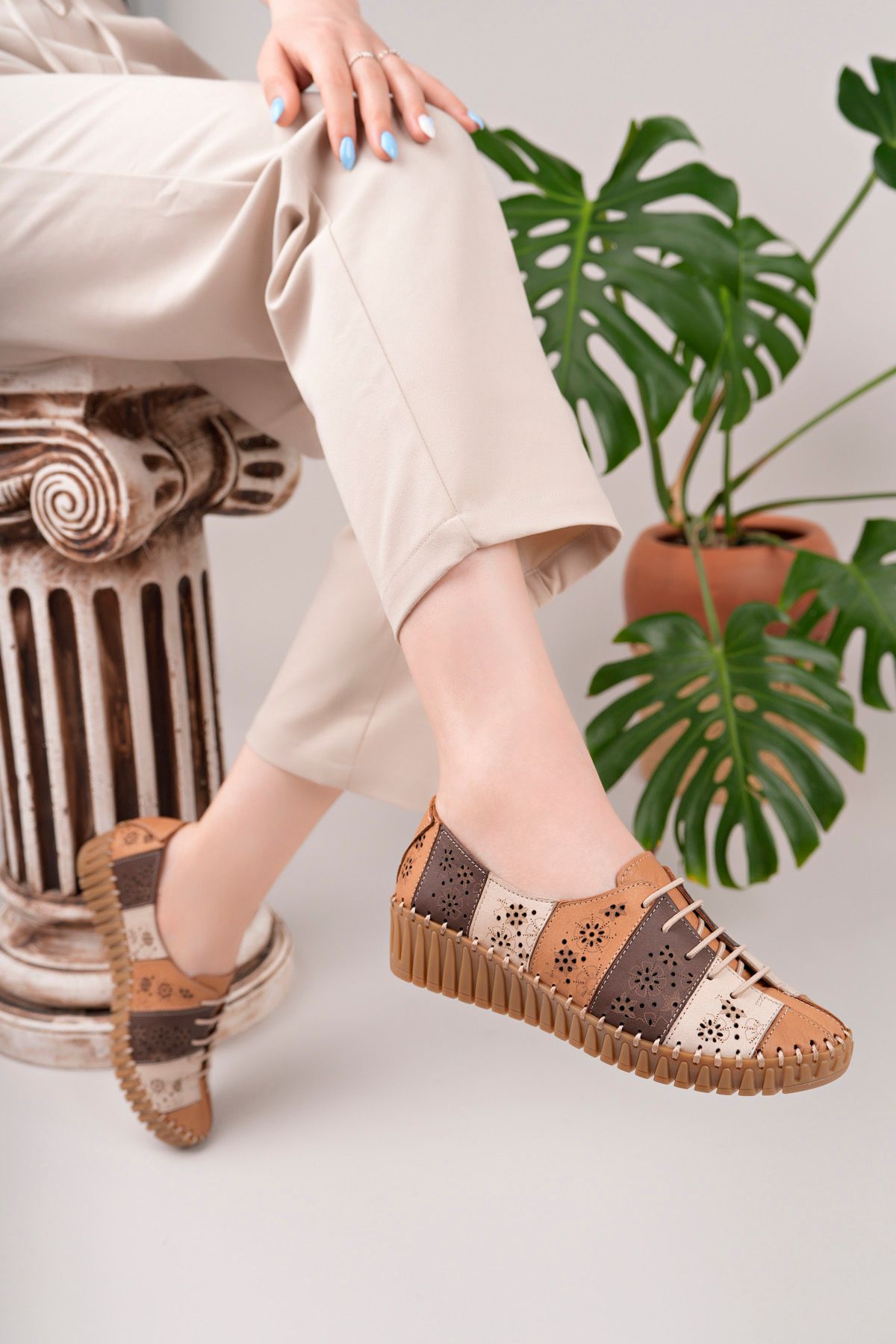 Akgün Terlik Kadın Hakiki Deri Bej Mix Comfort Ayakkabı