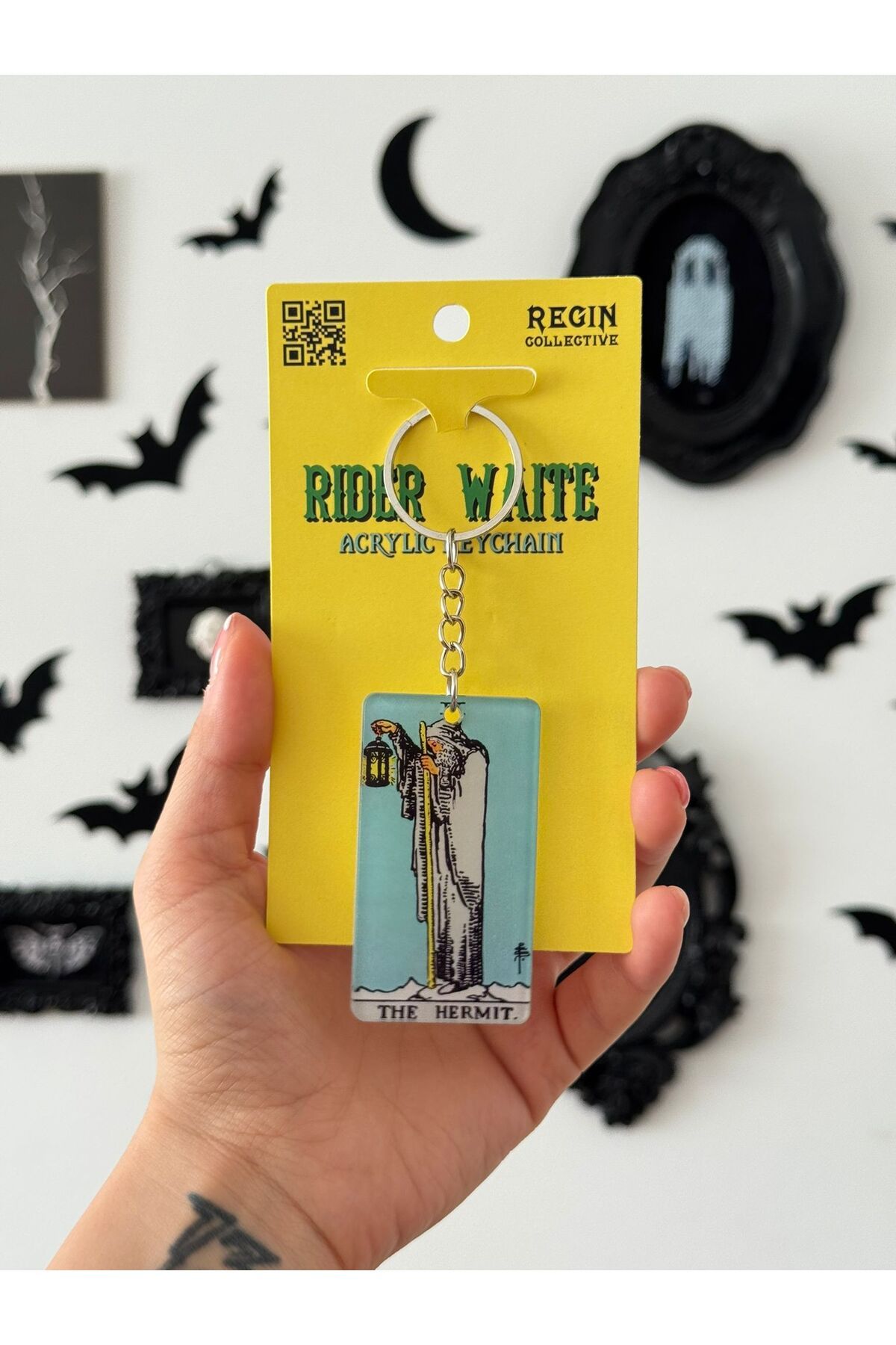 REGIN COLLECTIVE The Hermit Tarot Kartı Akrilik Anahtarlık