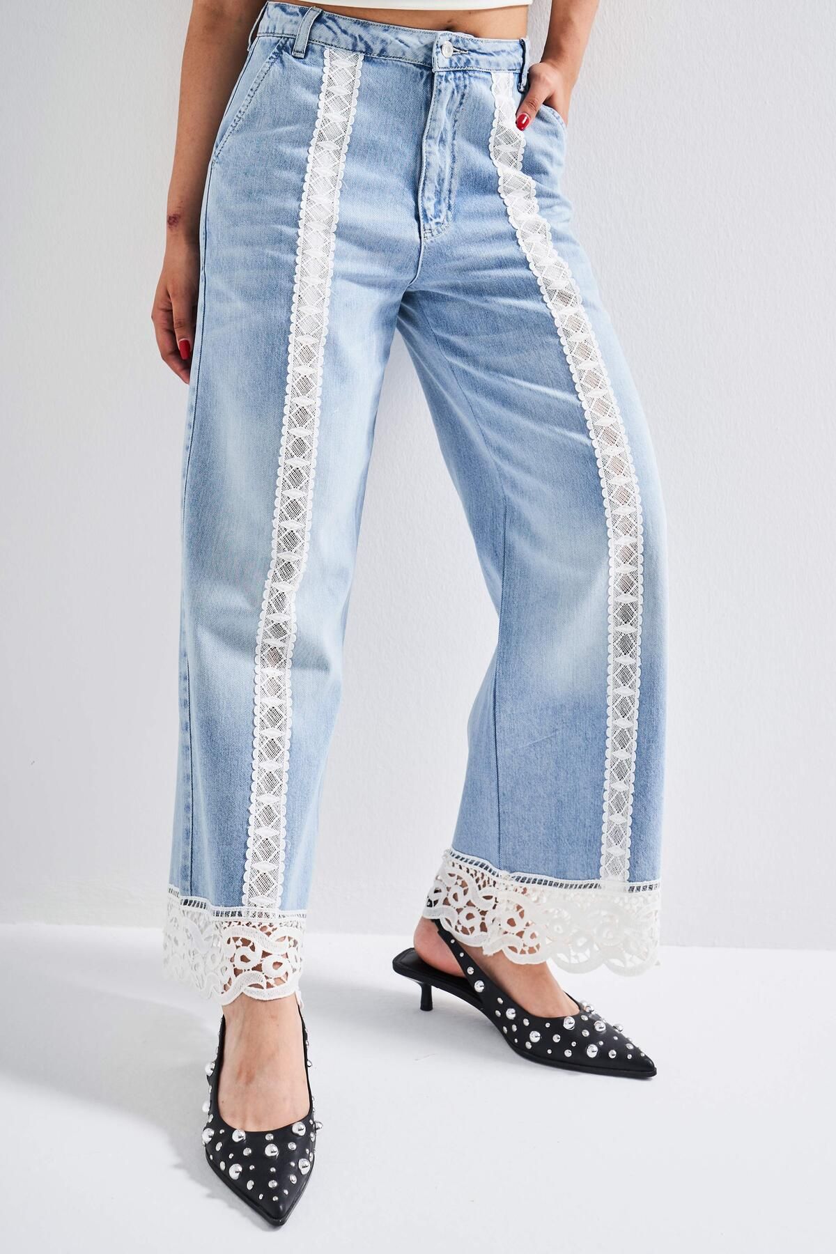 its basic Kadın Kot Rengi 4s5-3 Straight Crop Fit Dantel Detaylı Özel Tasarım Denim Jean