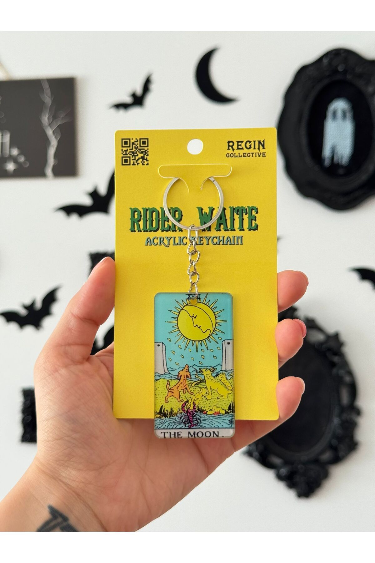 REGIN COLLECTIVE The Moon Tarot Kartı Akrilik Anahtarlık
