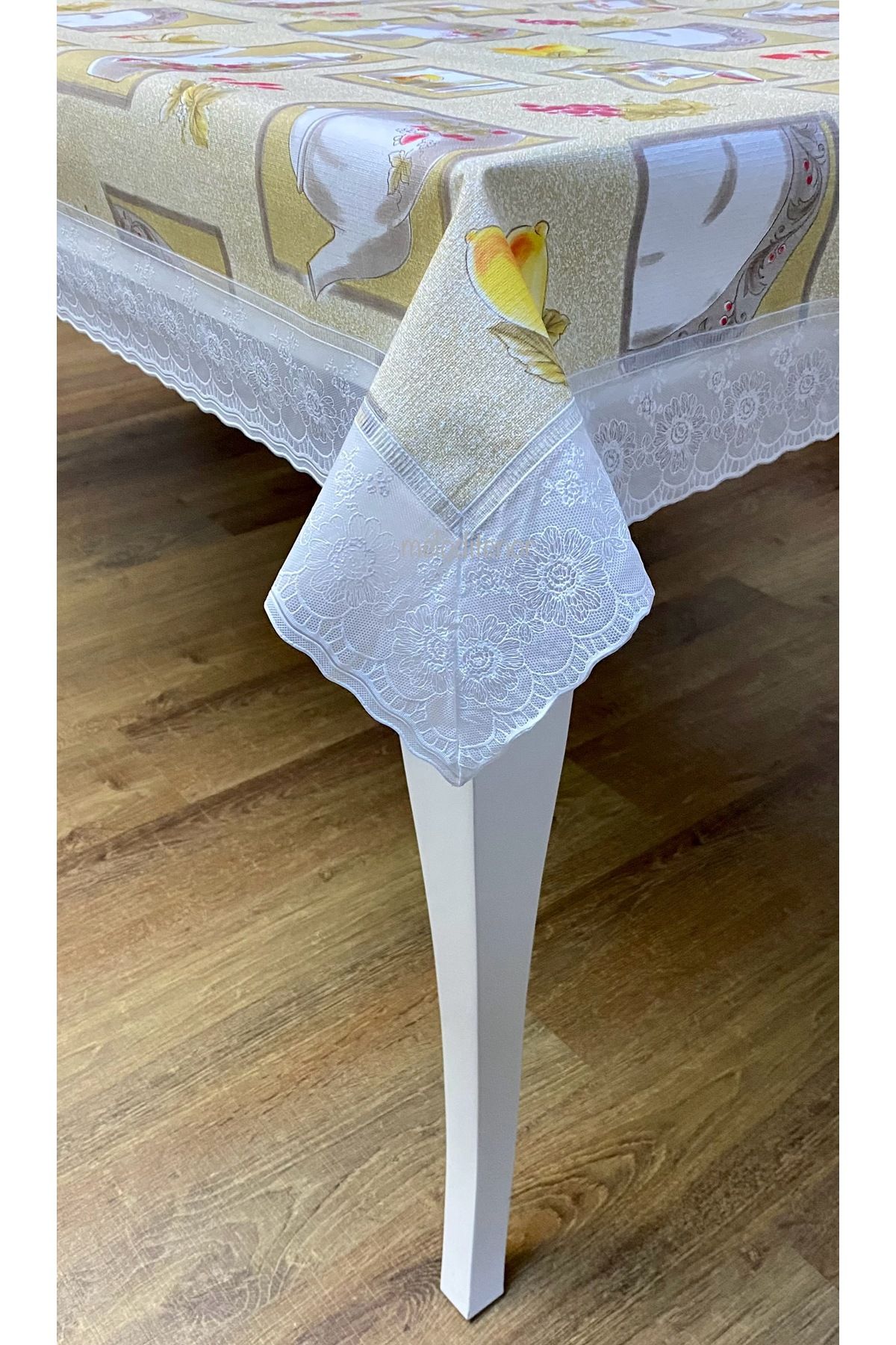 TNR Kenarlı işleme dantel güpürlı astarlı kaymaz pvc dikdörtgen muşamba masa örtüsü 122x155 cm