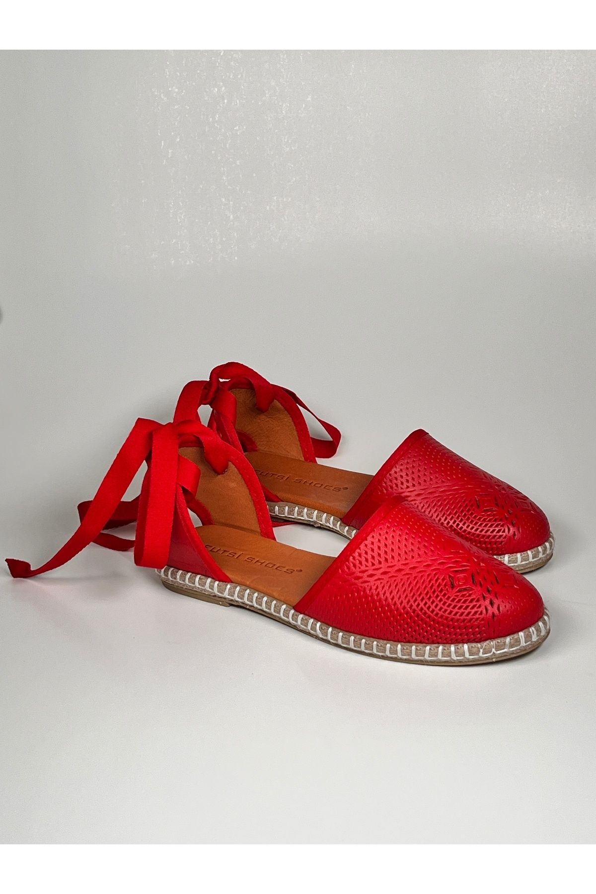 futsi shoes Kare Zımba Baskılı Bilekten Bağlamalı Kırmızı Hakiki Deri Babet Espadril