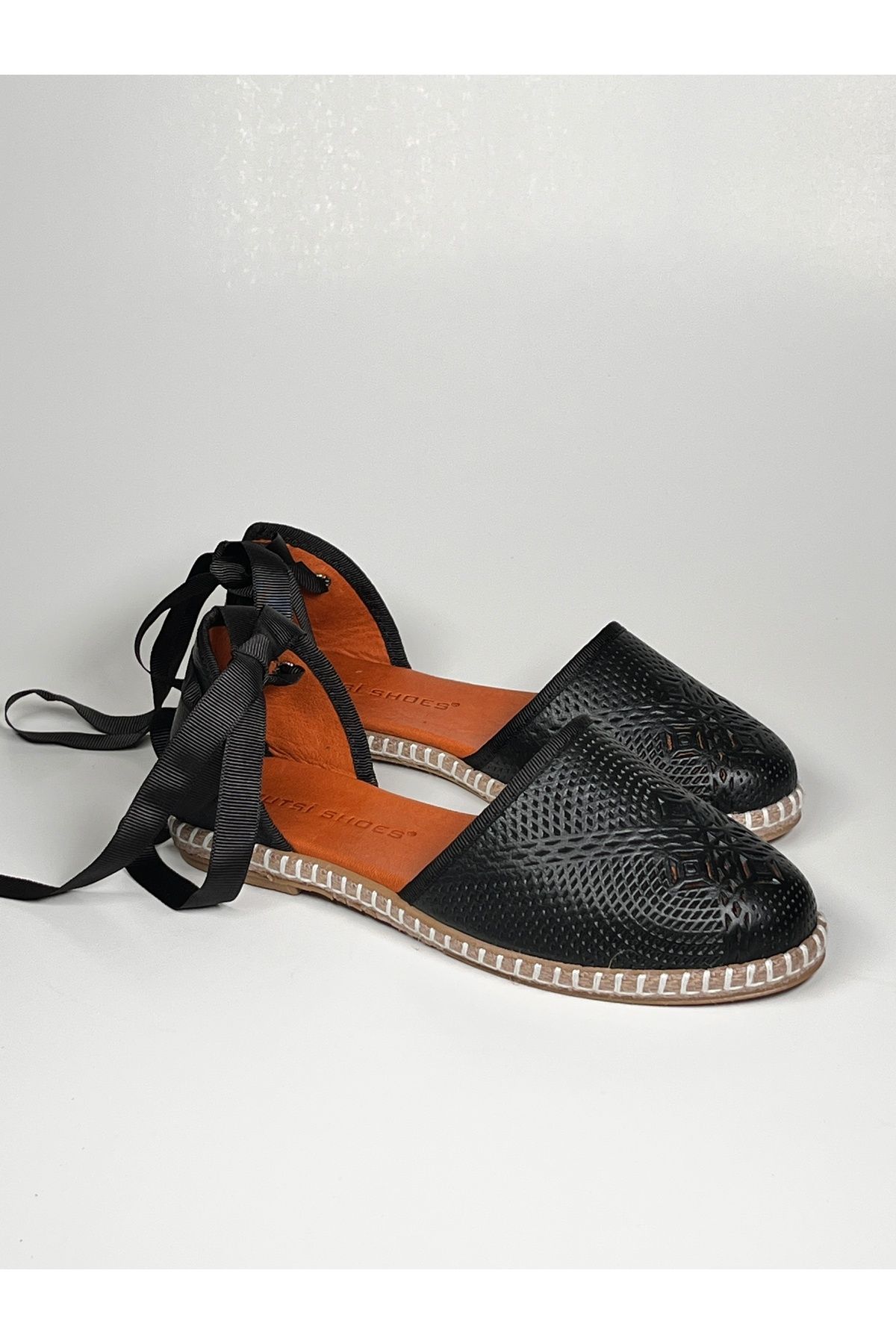 futsi shoes Kare Zımba Baskılı Bilekten Bağlamalı Siyah Babet Espadril