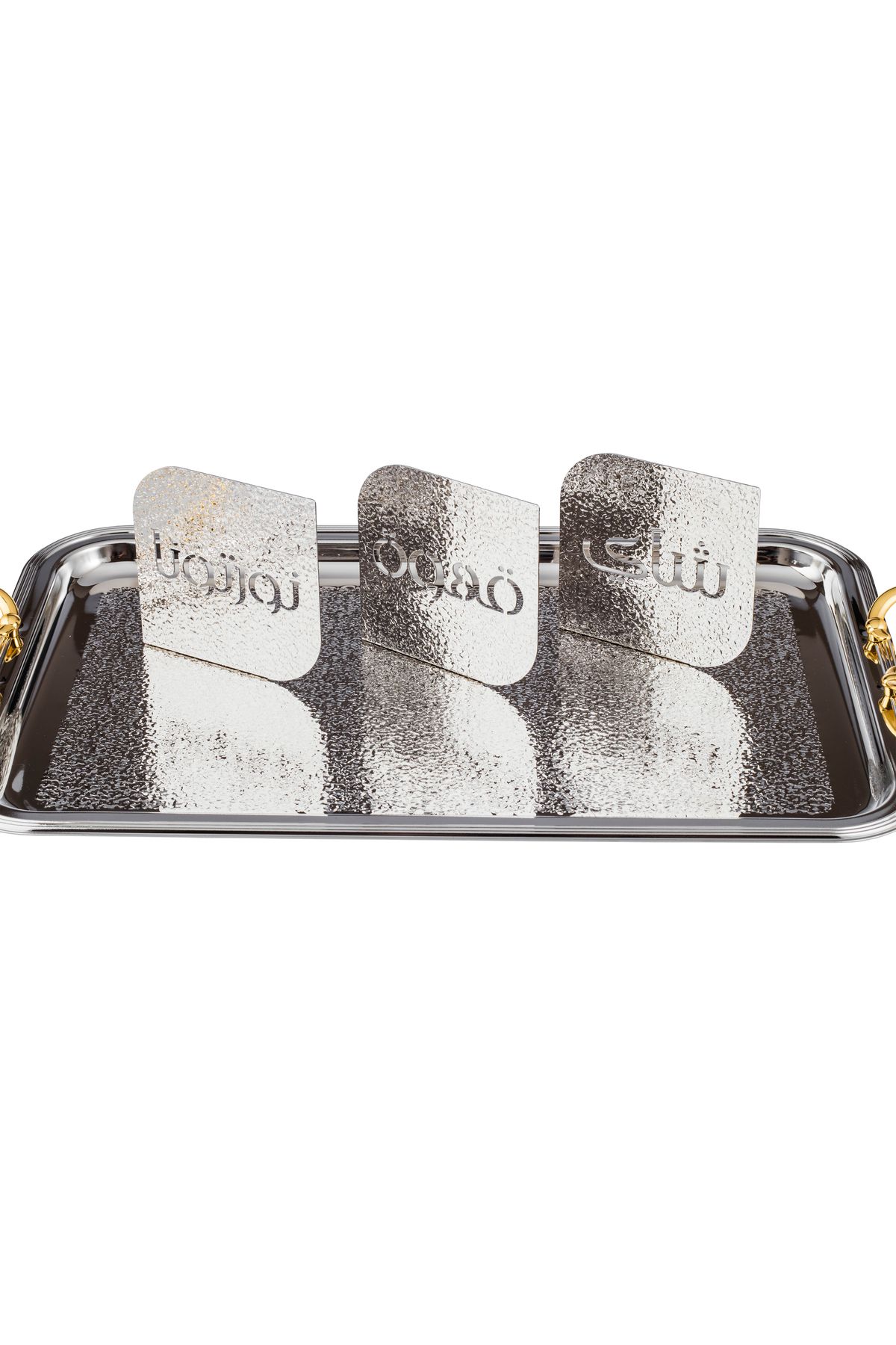 Dania-A set of 3 trays in different sizes with high-quality metal, with 3 pieces to welcome and add a touch to the presentation. 4