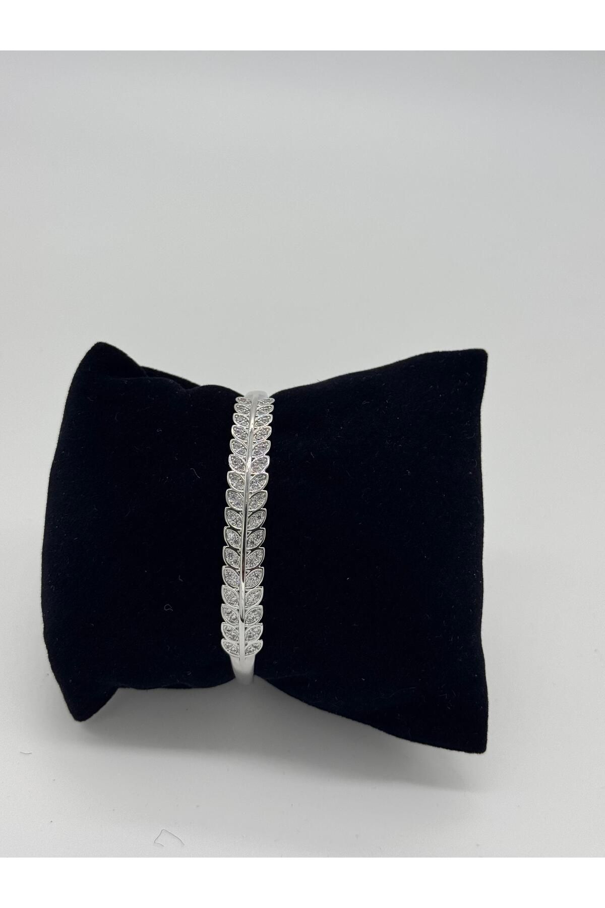 MODA KADIN ZARİF ÇELİK BİLEKLİK
