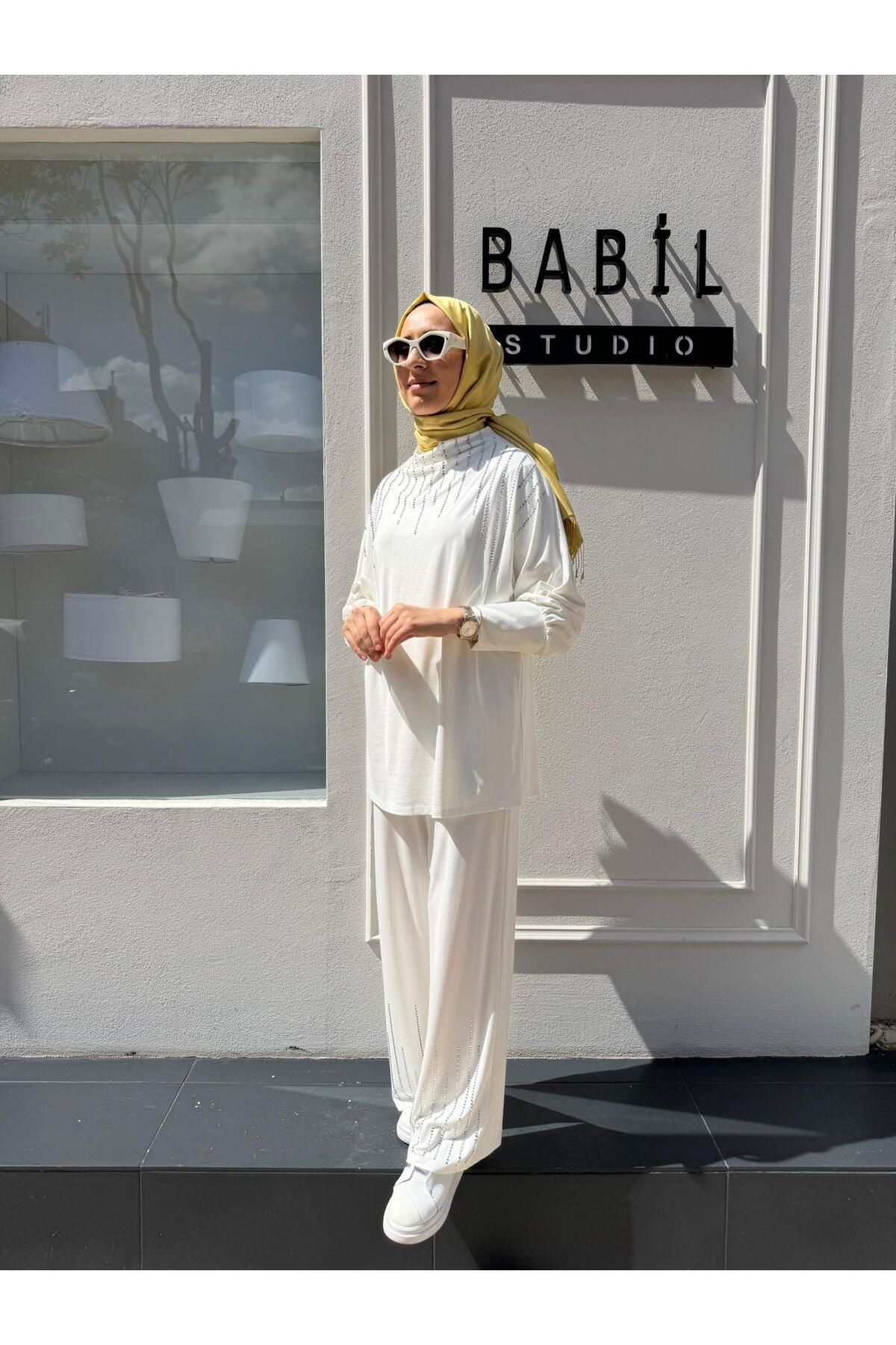 Babil Butik Taş İşlemeli Bambu Kadın Takım Beyaz