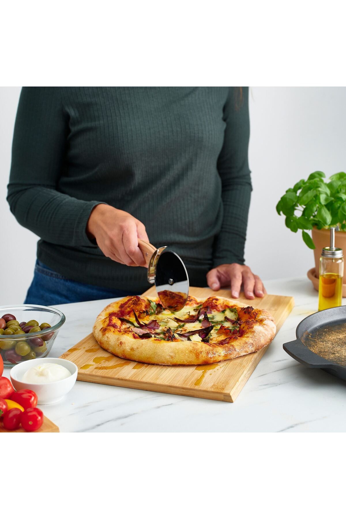 Magika Design Grilltider Paslanmaz Çelik Hamur Kesici, Pizza Dilimleyici, Sapı Kayın Ağacından, 22 cm