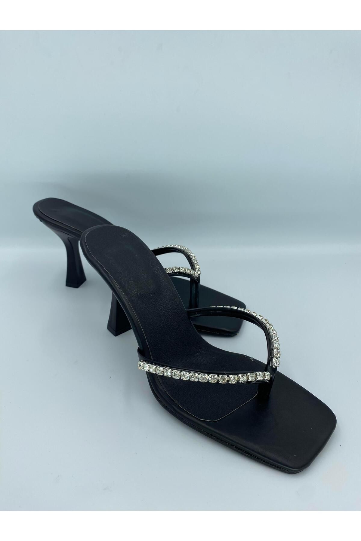 CHARLIE'SSHOES Parmak Arası Zarif Taşlı Terik