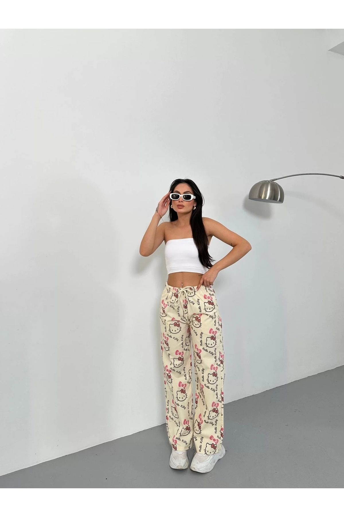 Violon-Yellow Hello Kitty Patterned Sweatpants 2