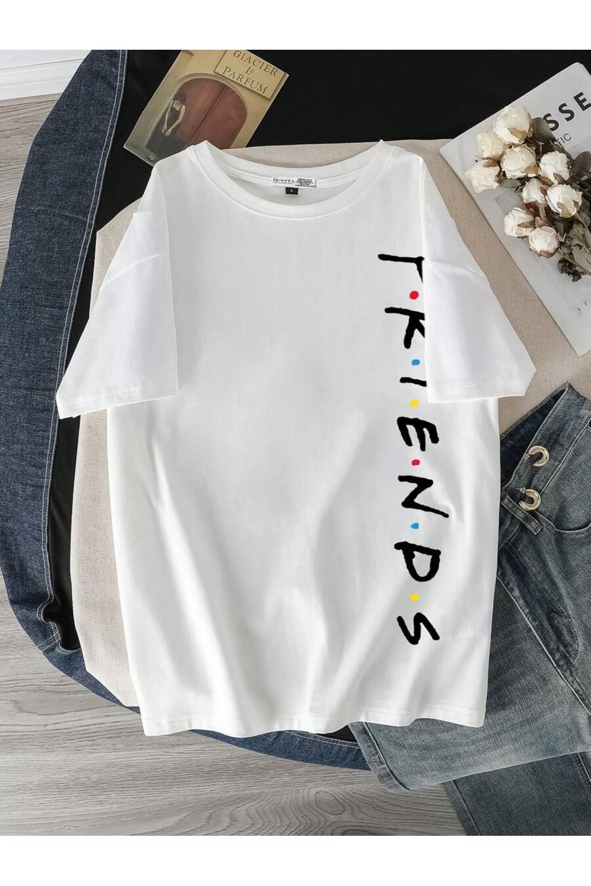 PALPİTO Kadın Beyaz Yazı Friends Baskılı Oversize T-Shirt