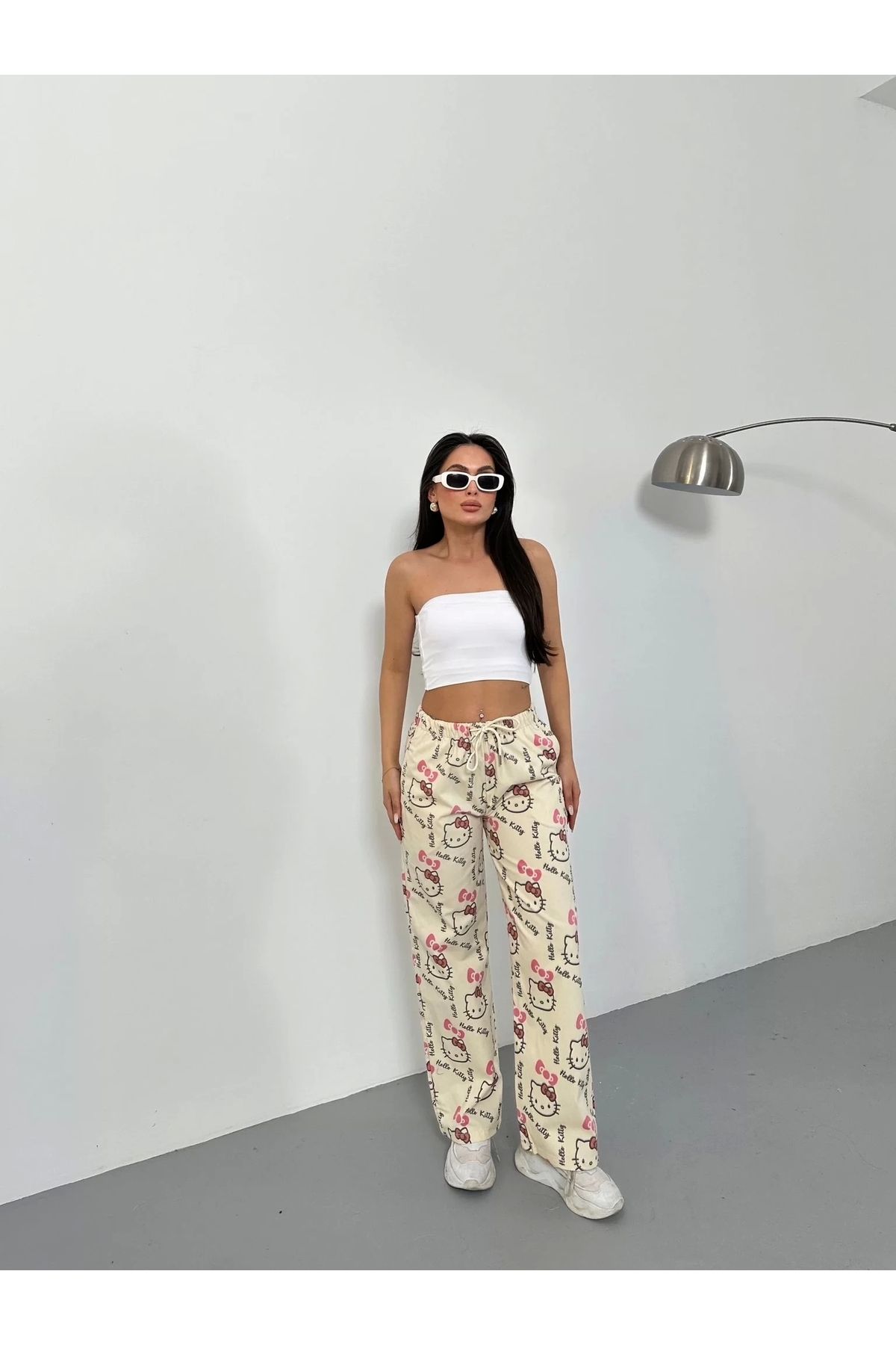 Violon-Yellow Hello Kitty Patterned Sweatpants 6