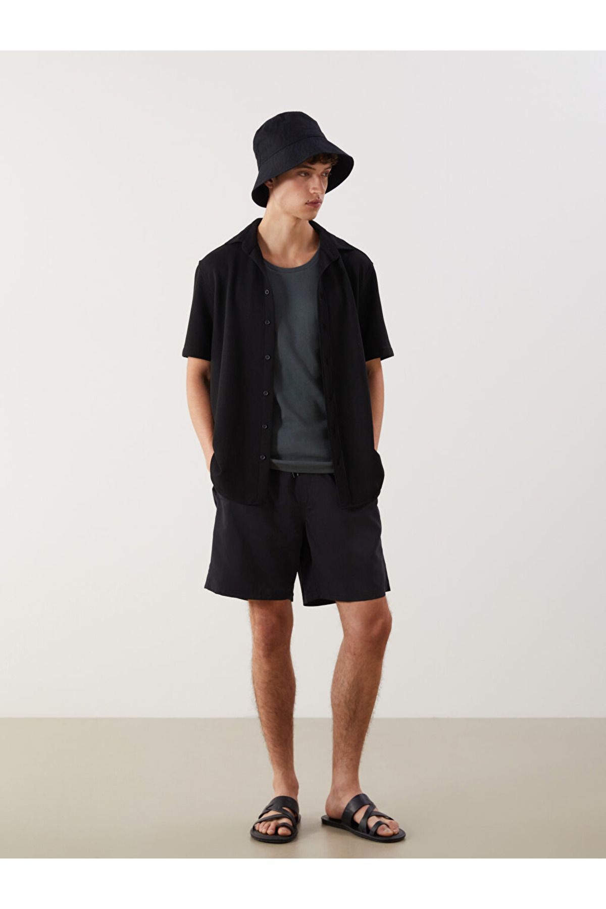 LC Waikiki summer collection Diz Hizası Boy Basic Erkek Deniz Şortu city
