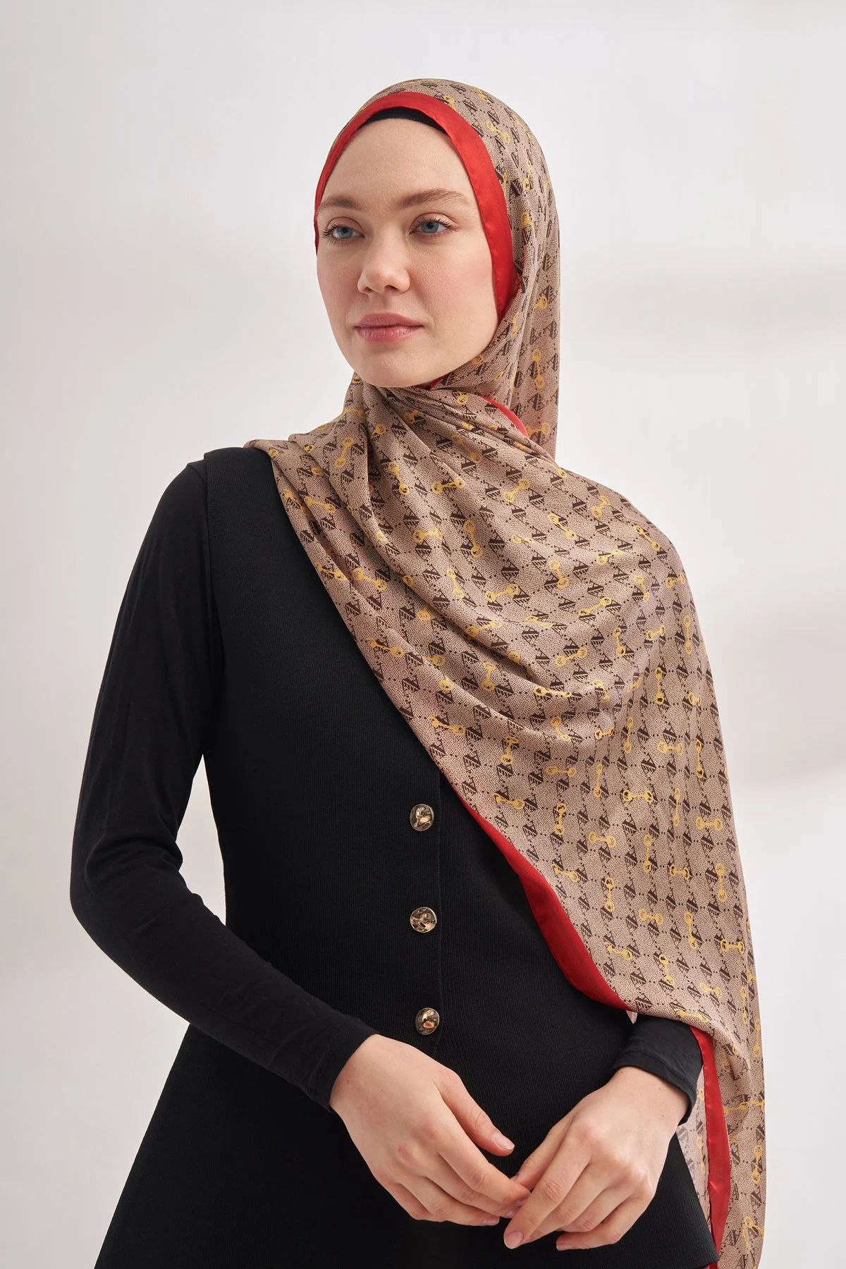 ARMANDA İthal Vual Monogram Desen Şal - Bej Kırmızı