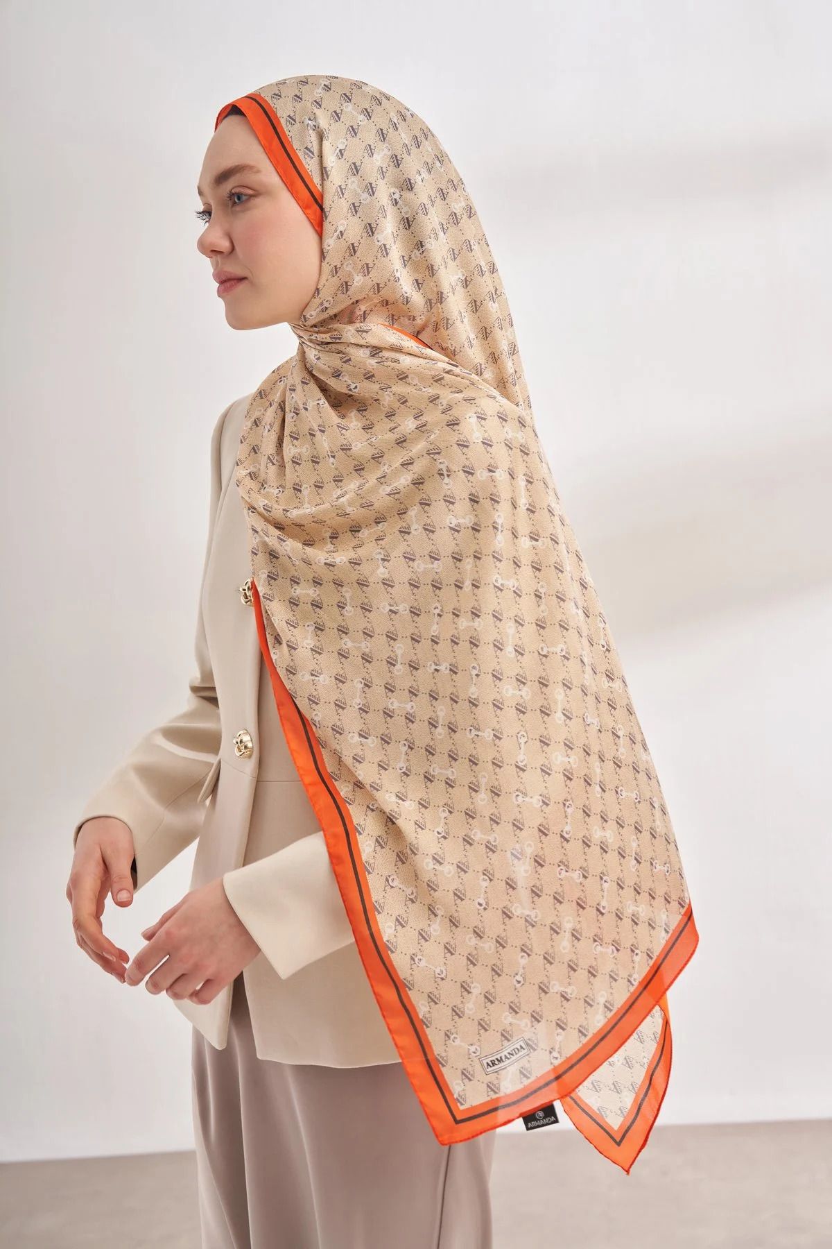 ARMANDA İthal Vual Monogram Desen Şal - Bej Turuncu