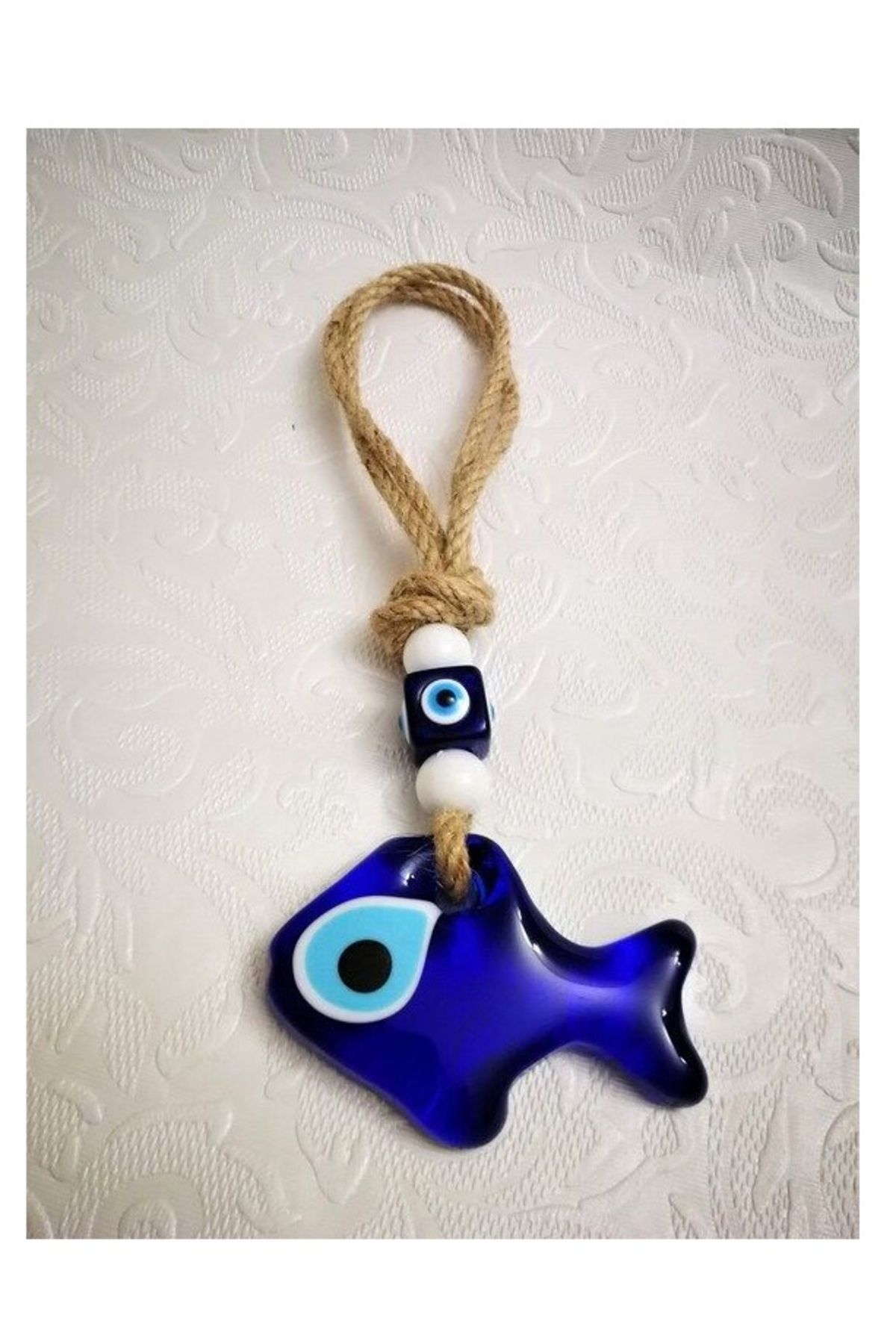 Ellanın Çarşısı İpli Örgülü Balık Cam Nazar Boncuğu El Yapımı .1 Adet. Ölçüsü : 5 cm - 7 cm