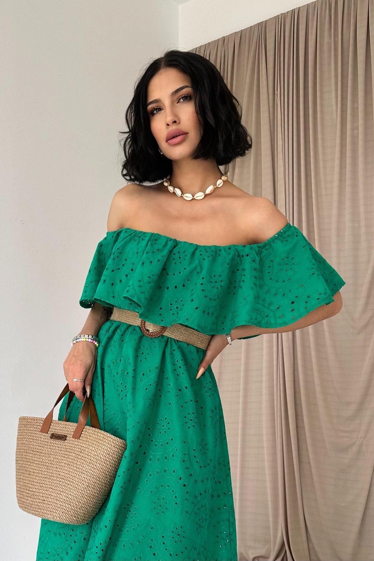 Castivo Fashion Brodeli Omzu Açık Kat Etekli Uzun Elbise
