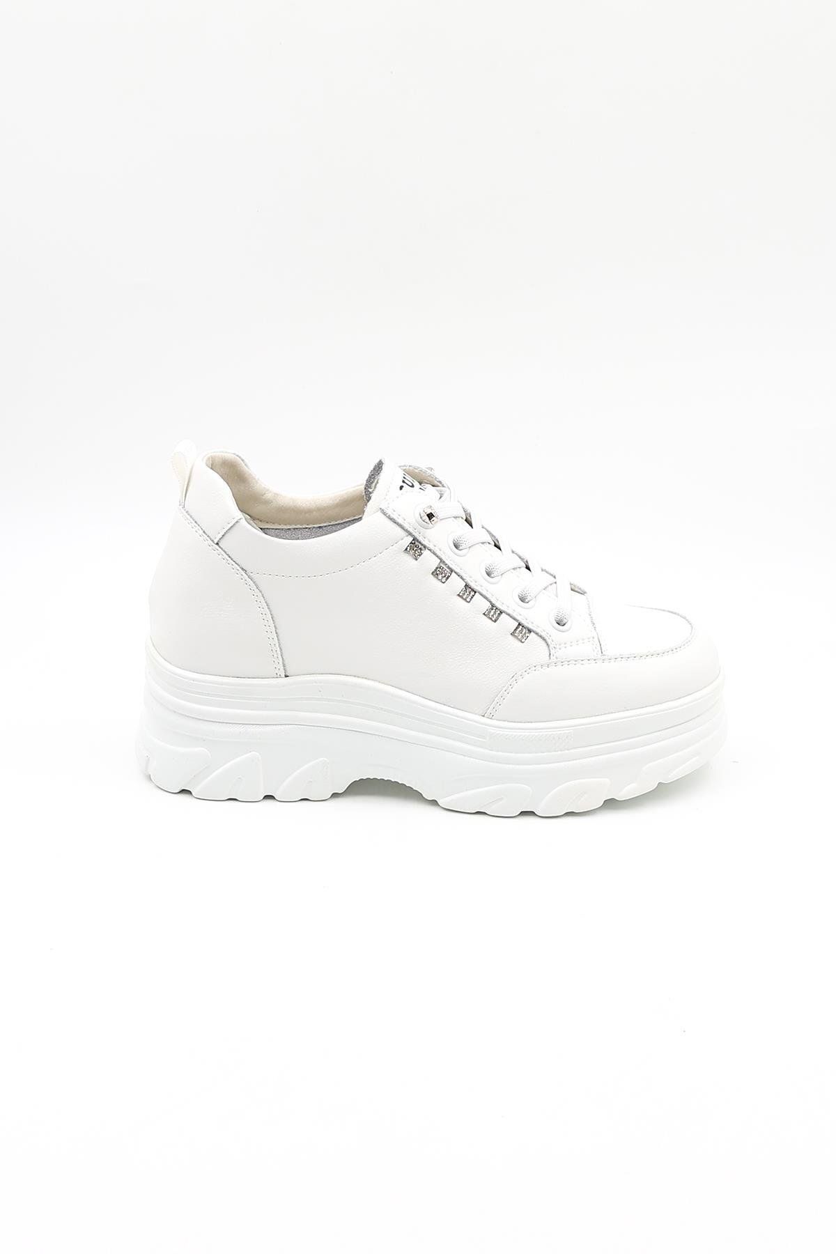 Guja İthal Dolgu Topuk Taş Detaylı Sneakers Kadın Spor Ayakkabı GJ361 Beyaz
