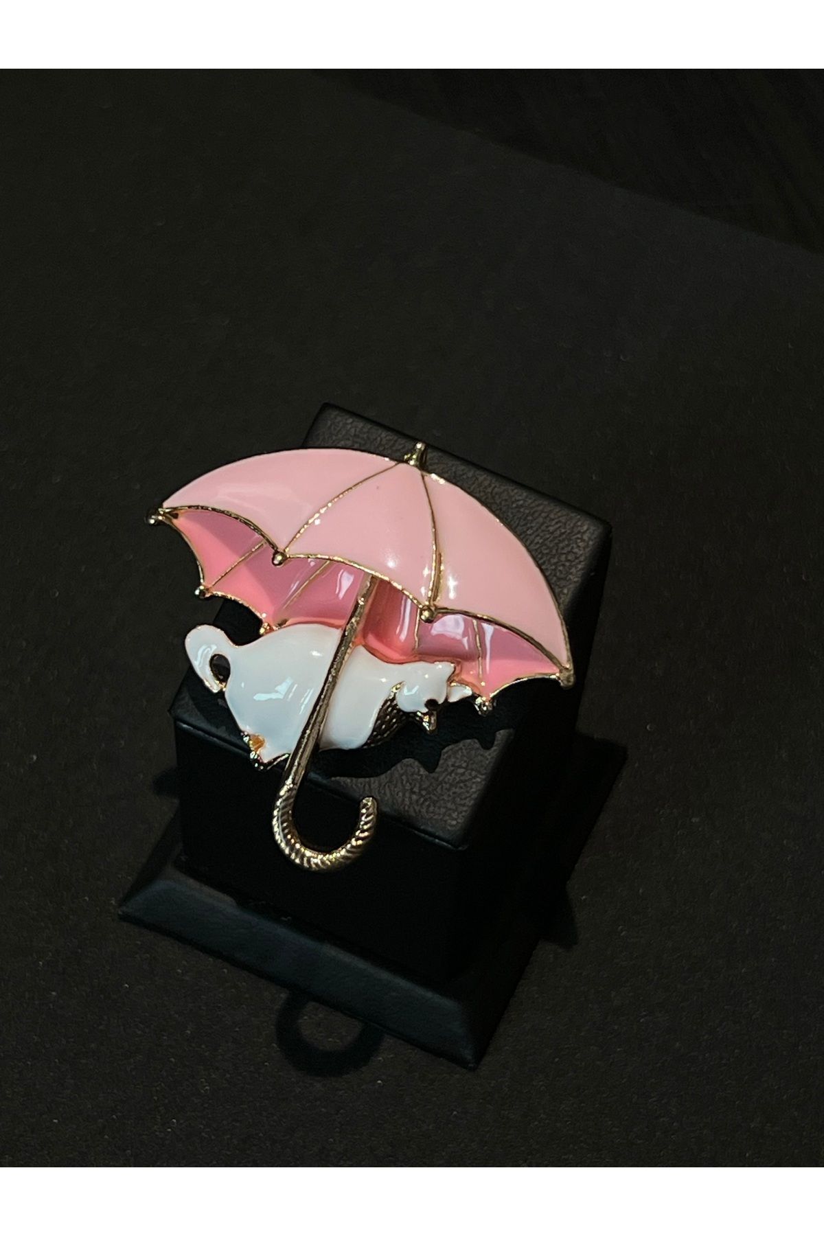 Past Life 🌂 Pembe Şemsiye Altında Fil Figürlü Broş 🐘
