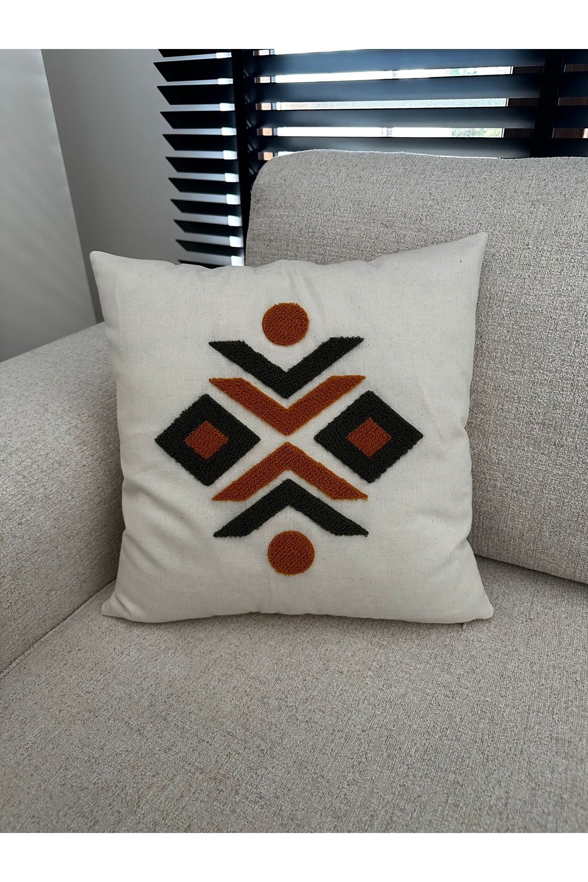 NURHAN HOME COLLECTION 1 Adet Punch Nakışlı Kırlent Kılıfı