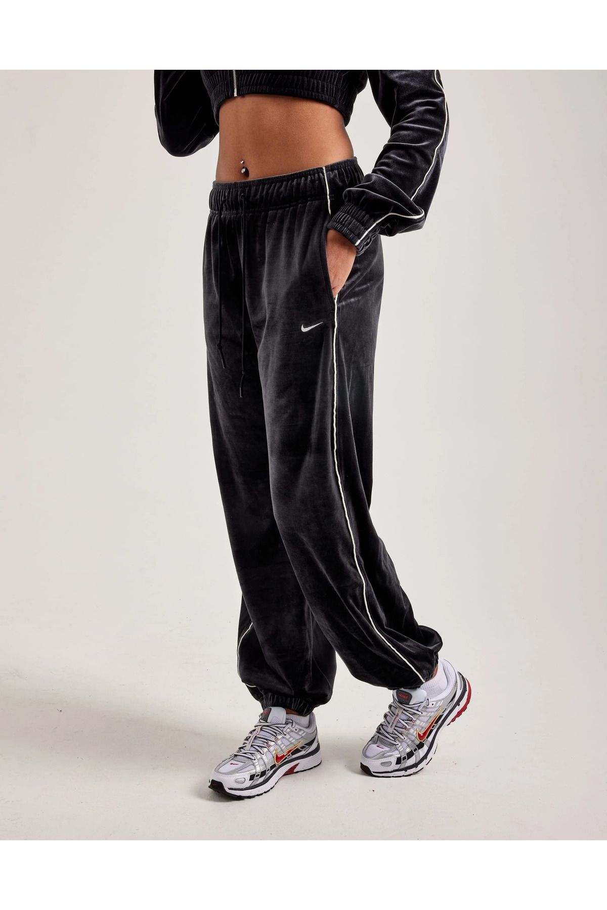Nike Sportswear Collection Mid-rise Velour Sweatpants Kadife Siyah Kadın Eşofman Altı