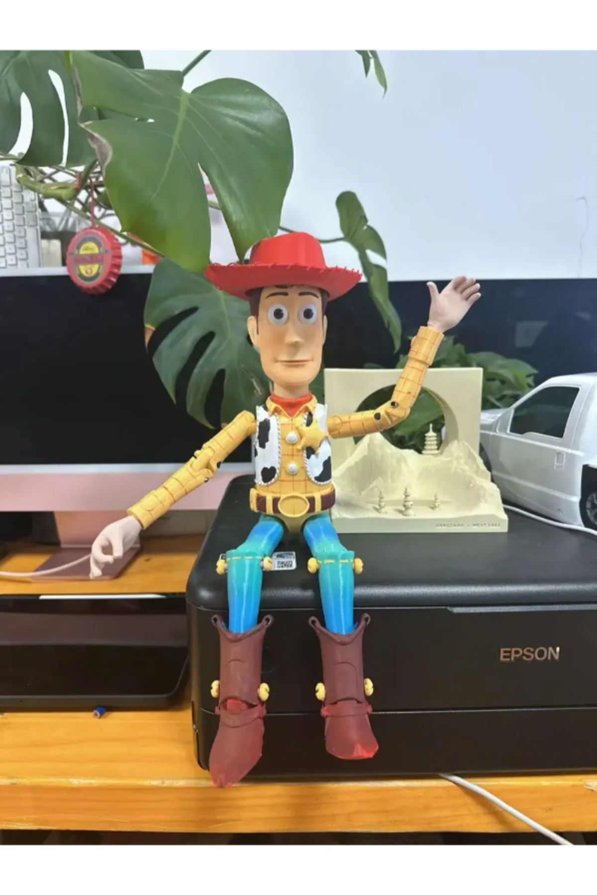 NOMOTHETIC Woody Figür – Dekoratif Oyuncak Tasarımı