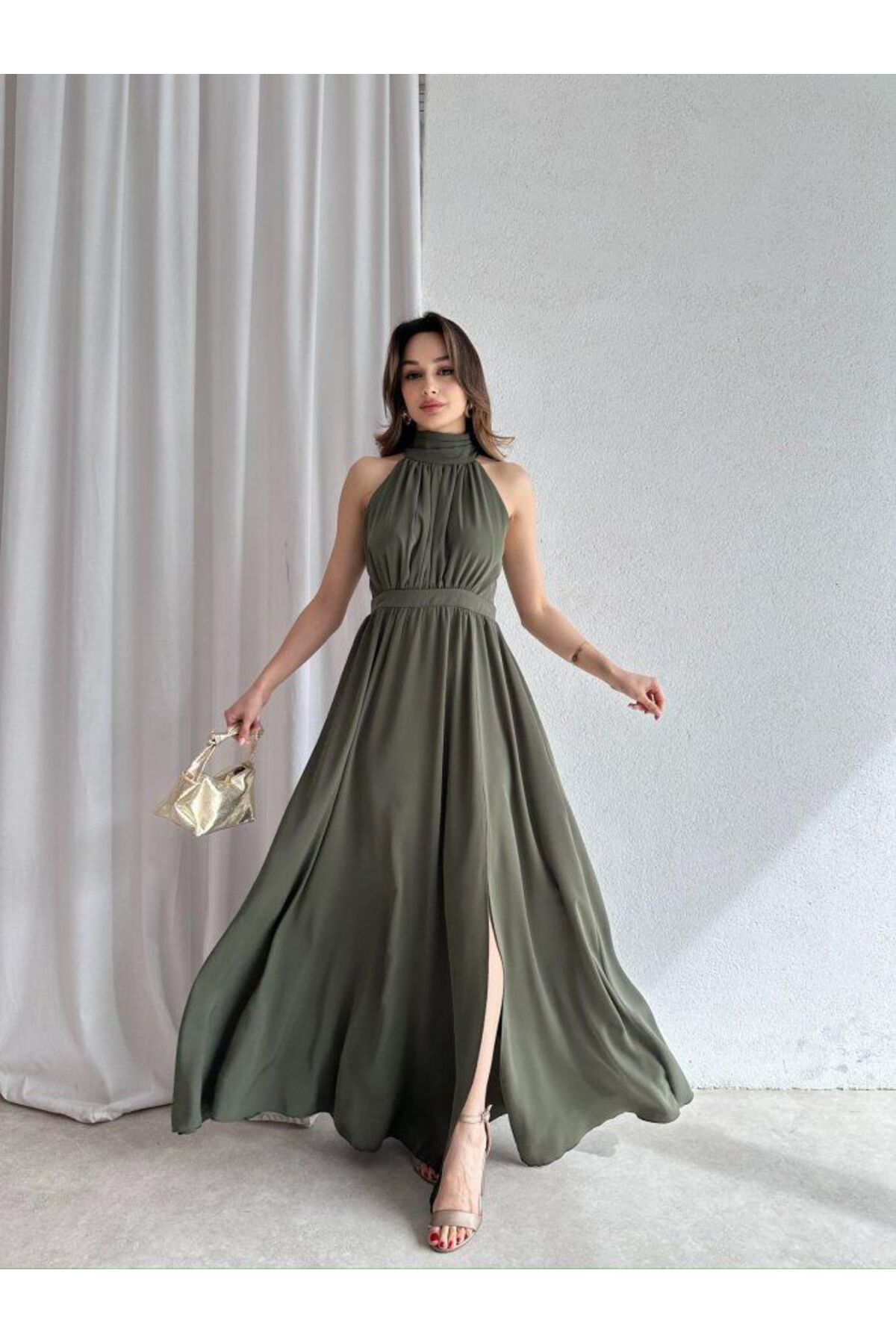 KOSHKA MODA Halter Yaka Yırtmaçlı Uzun Elbise