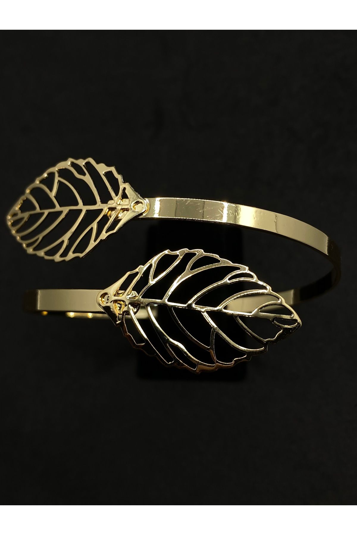 Jiji Jewelery Helenistik Yaprak Kesim Model Altın Renk Paslanmaz Çelik Pazu Bilekliği