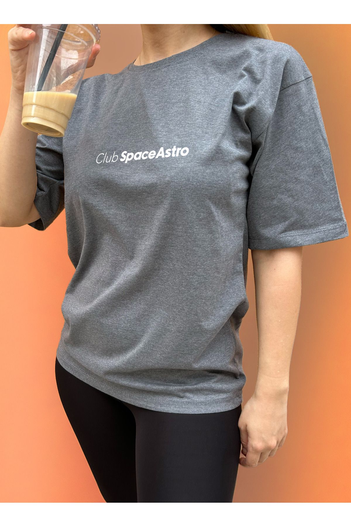 ClubSpaceAstro Kadın Oversize Logo Baskılı Tişört – Streetwear Tarzı