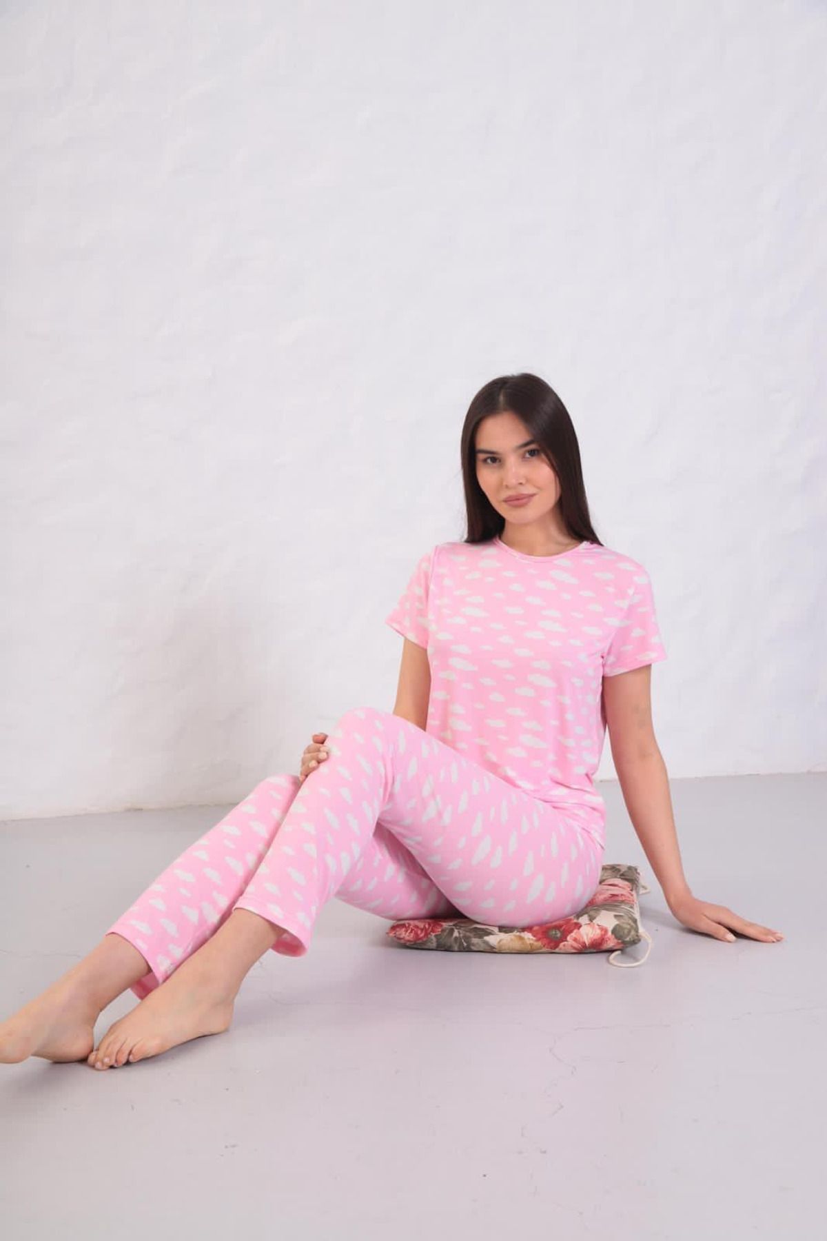SYMPATHY Kadın Pembe Beyaz Bulutlu Yazlık Milan Kumaş İkili Pijama Takımı