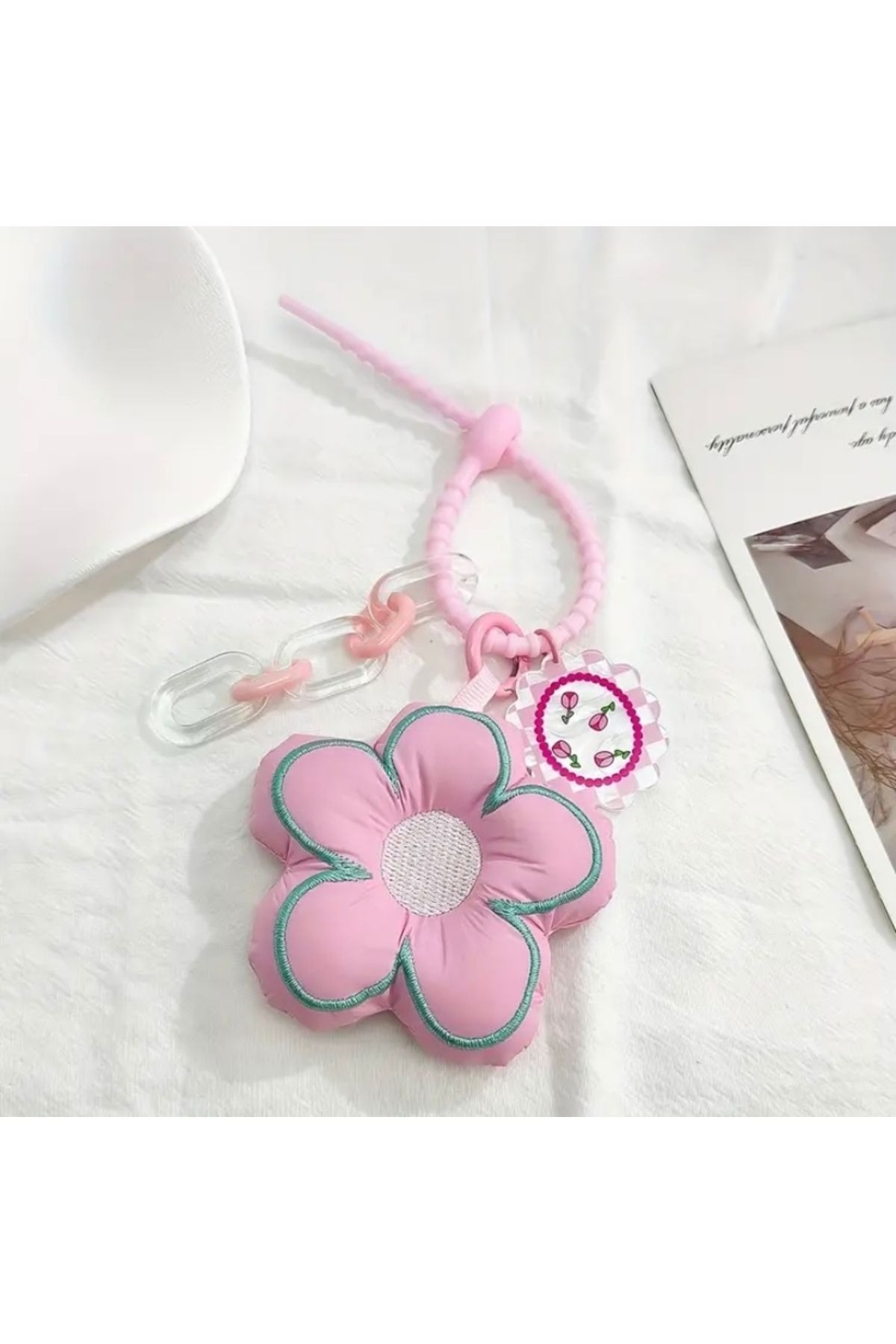 Accessories Vanilla Avenue Şık Zarif Çiçek Şeklinde Sevimli Ev Araba Çanta Süsü Anahtarlık